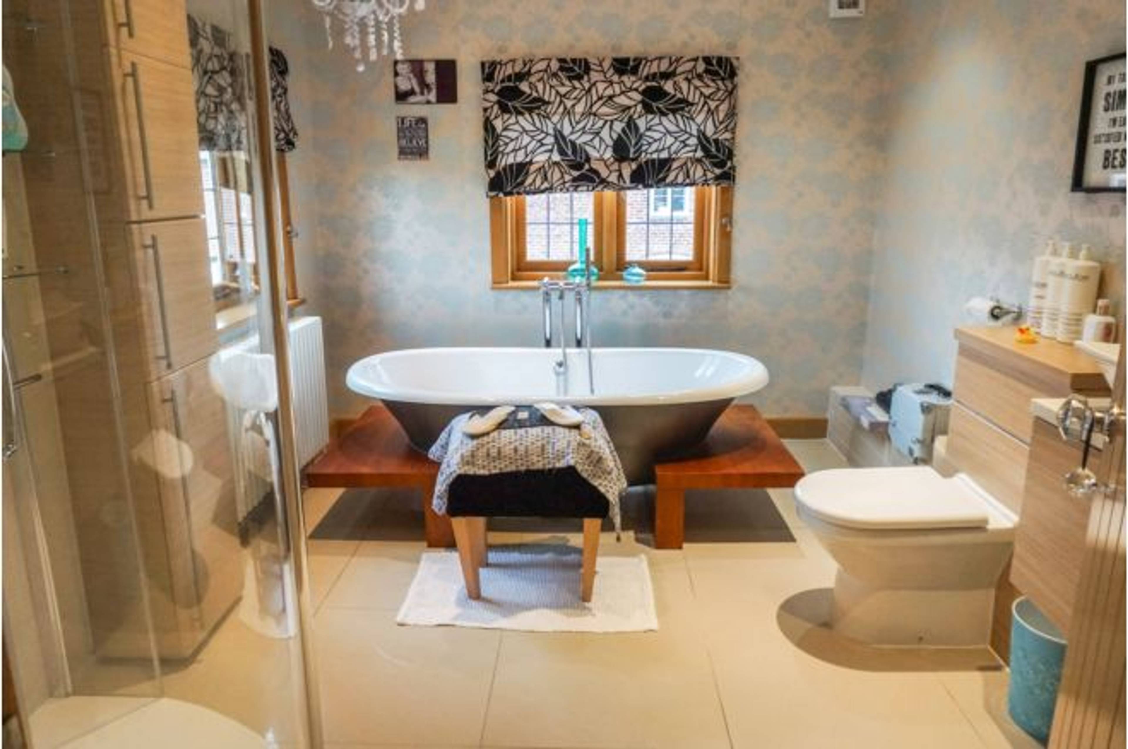 en-suite      