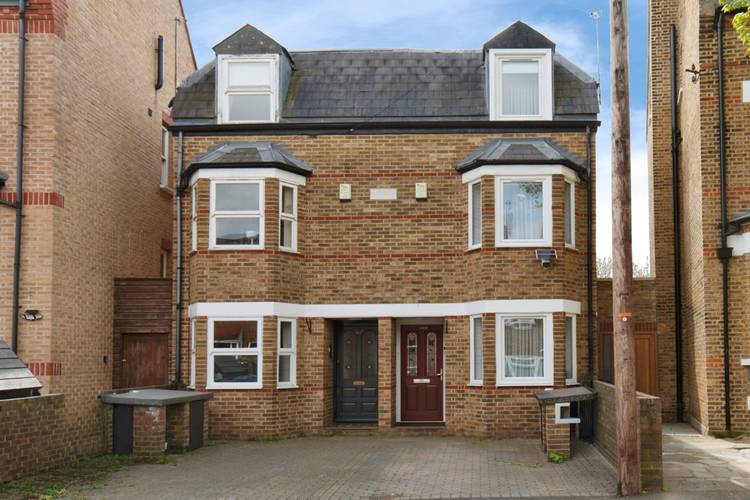 4 bedroom semi-detached house