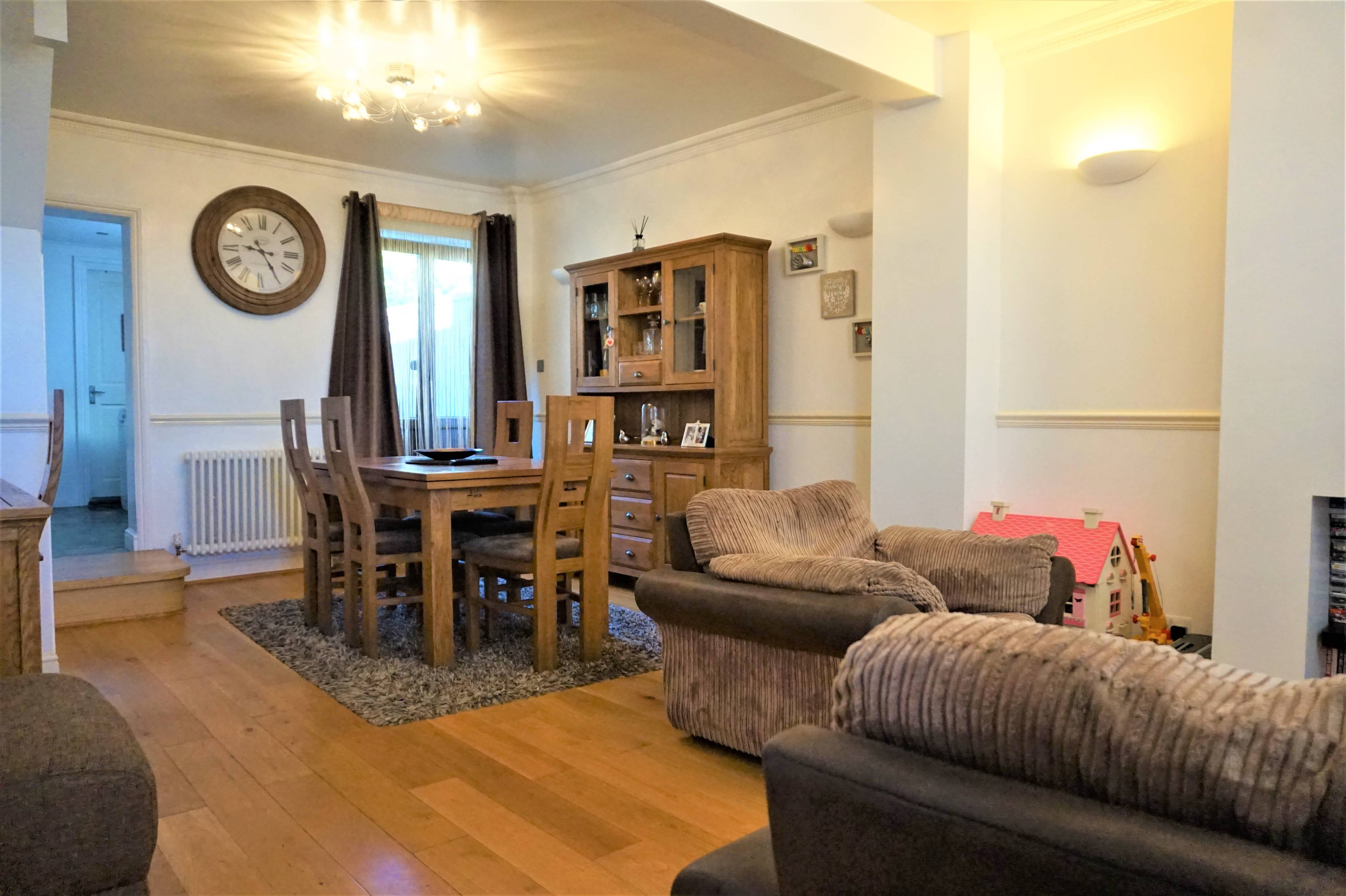 Lounge/Dining Room