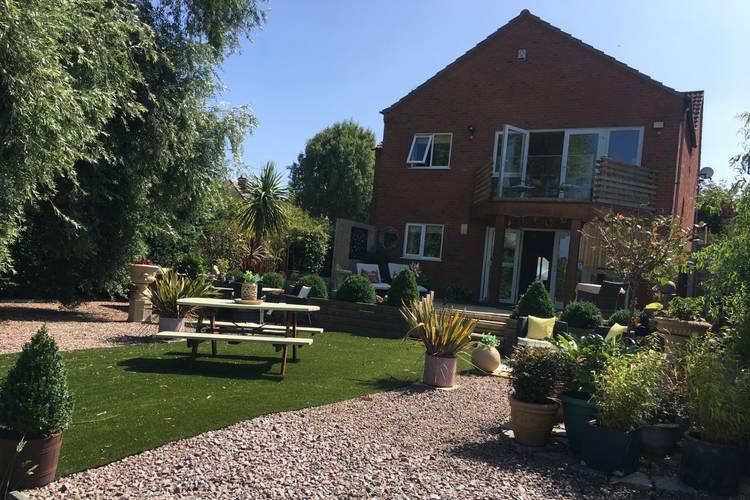 4 bedroom detached house