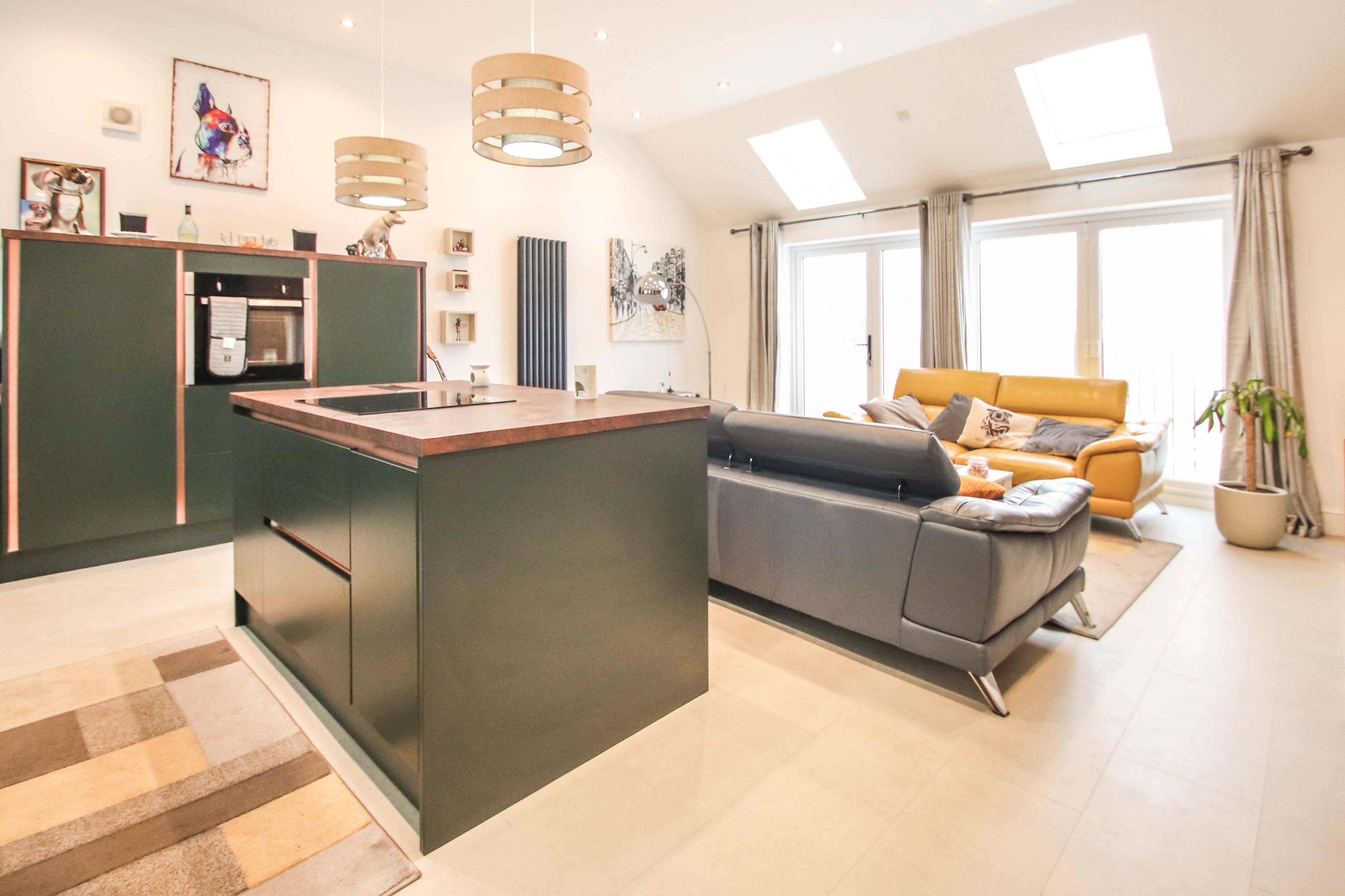 Lounge / Kitchen