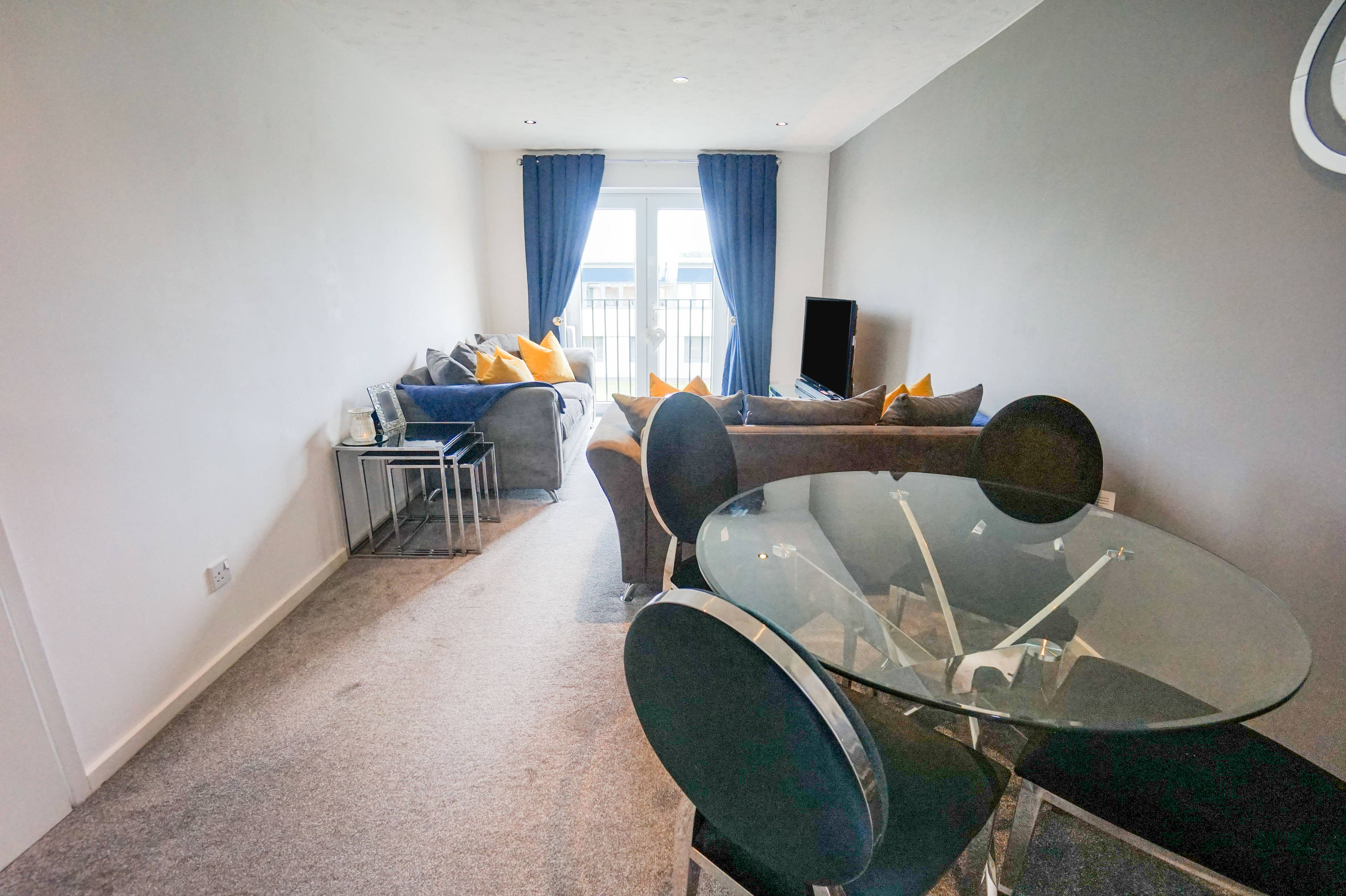Lounge/Dining Room