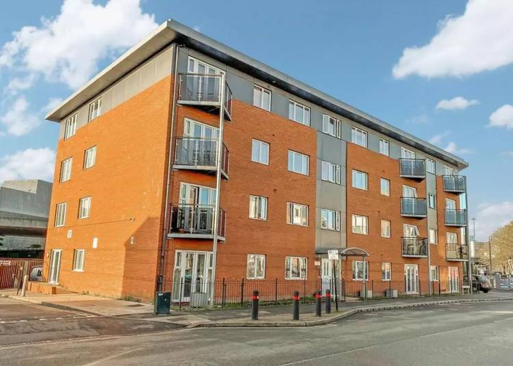 2 bedroom flat