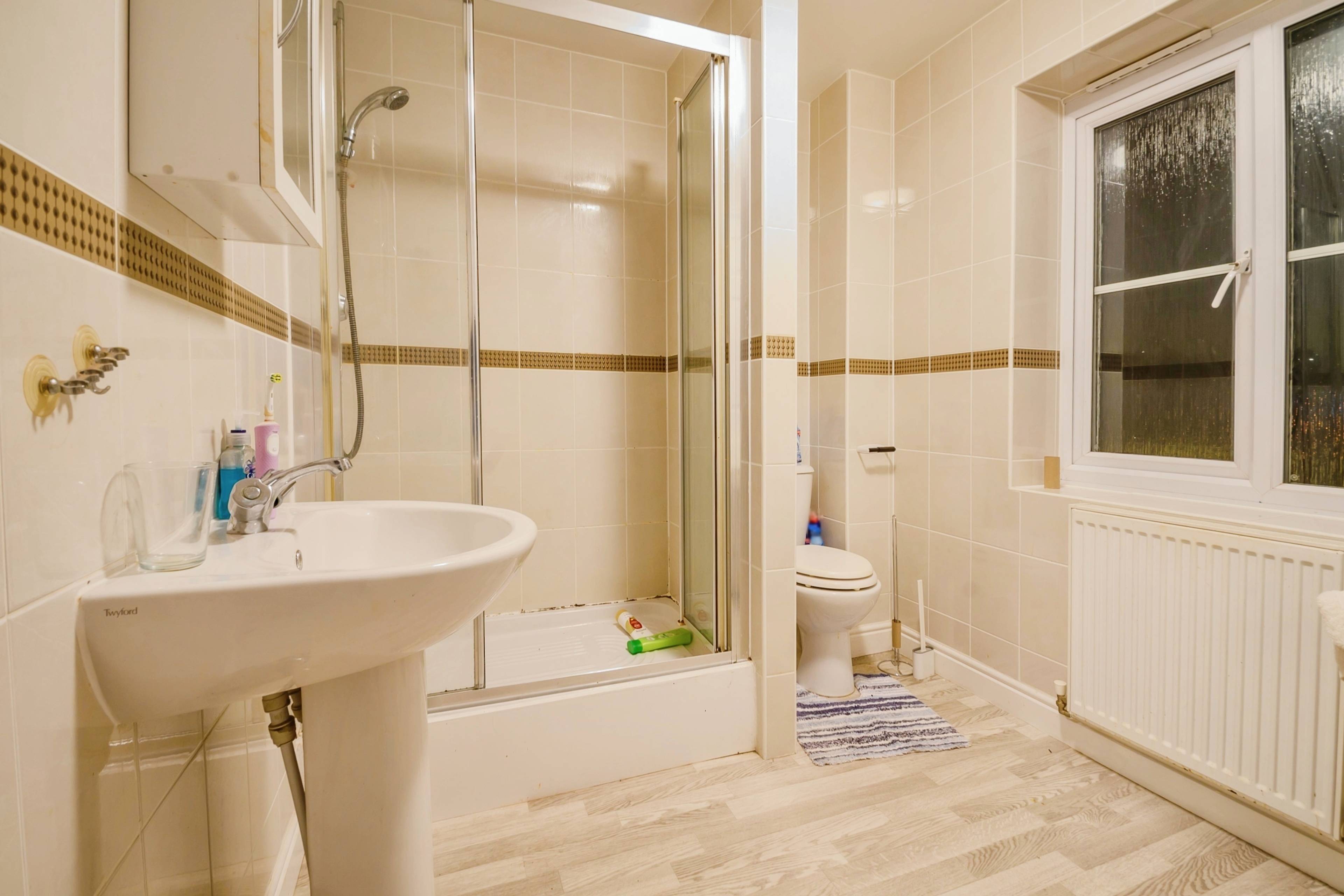 Jack & Jill En-suite