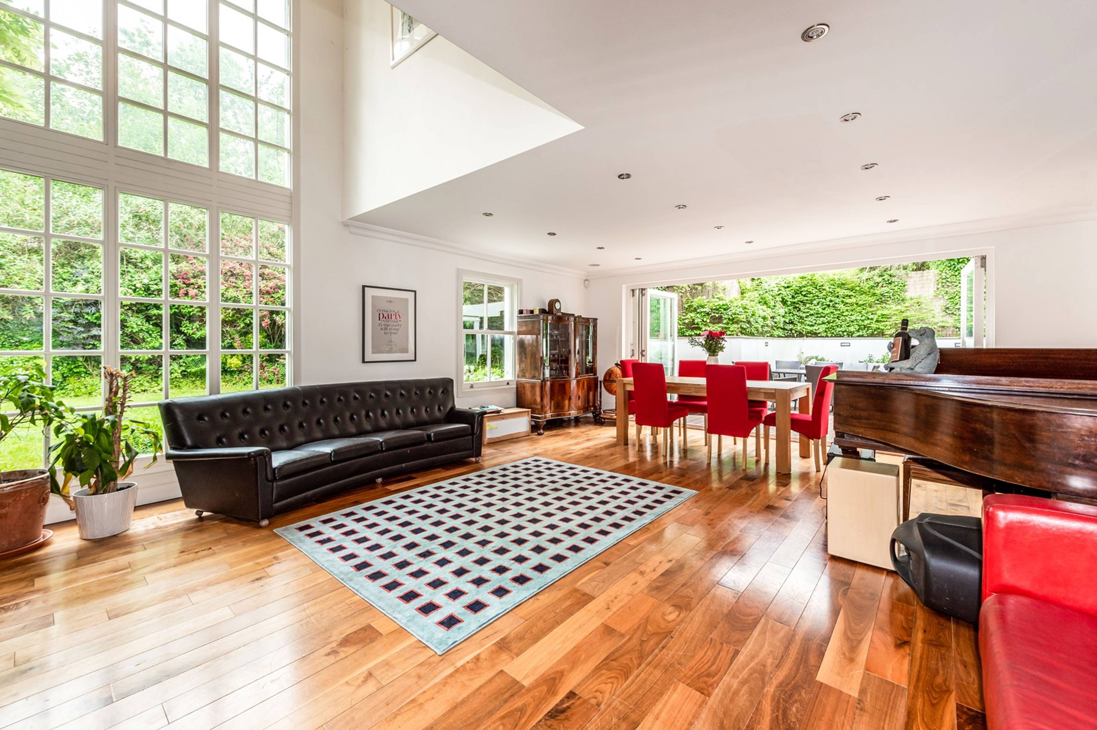 Lounge/Family/Games