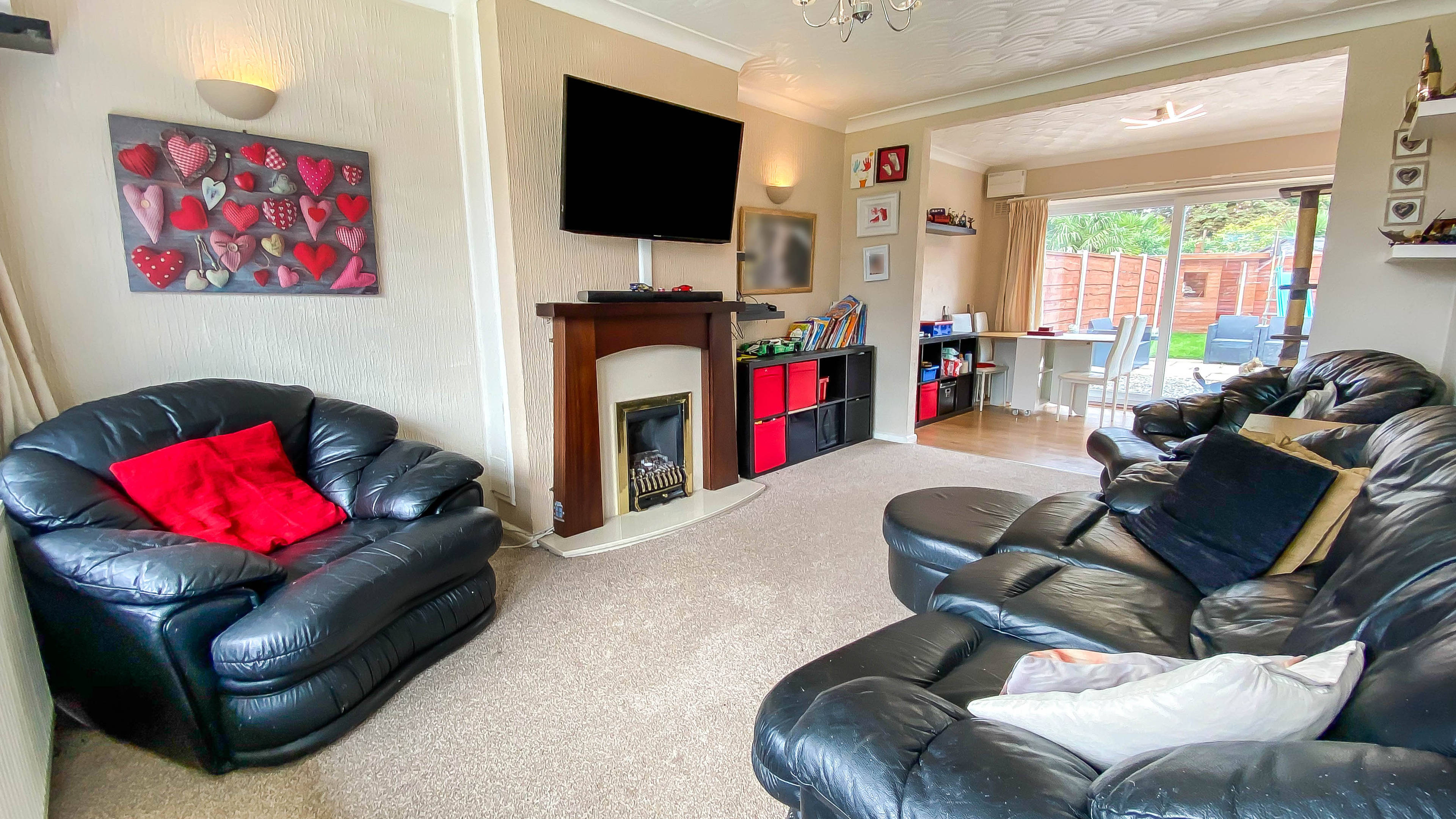 Lounge/Dining Room