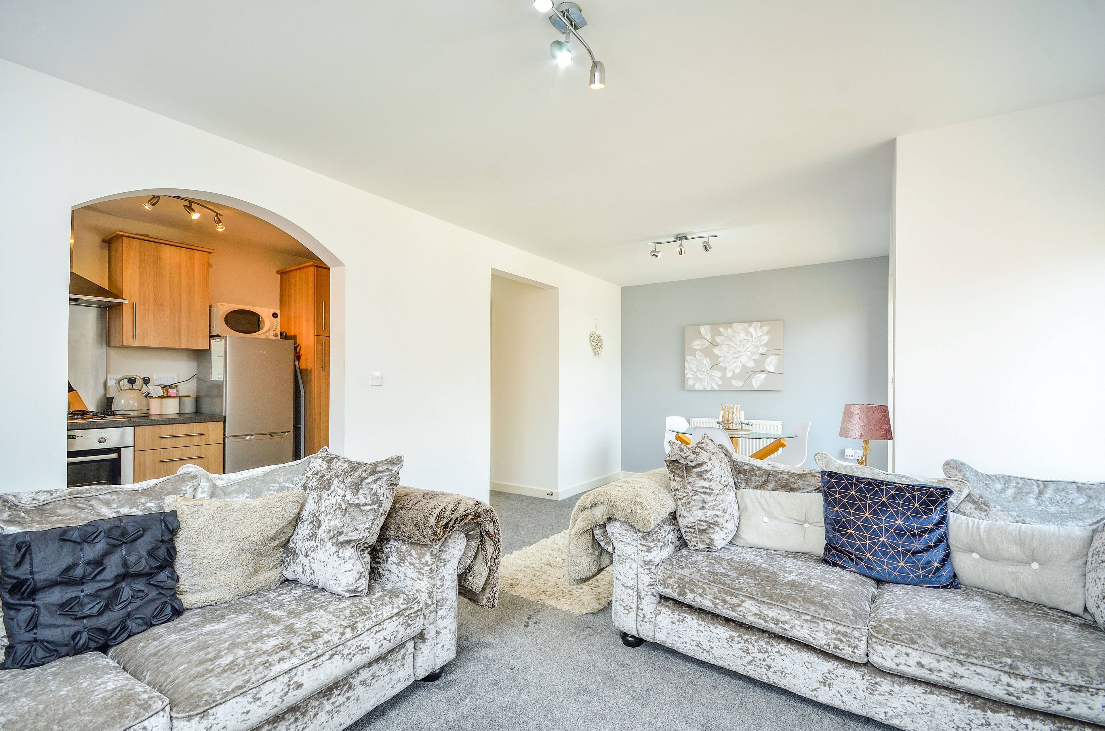 Lounge/Dining Room