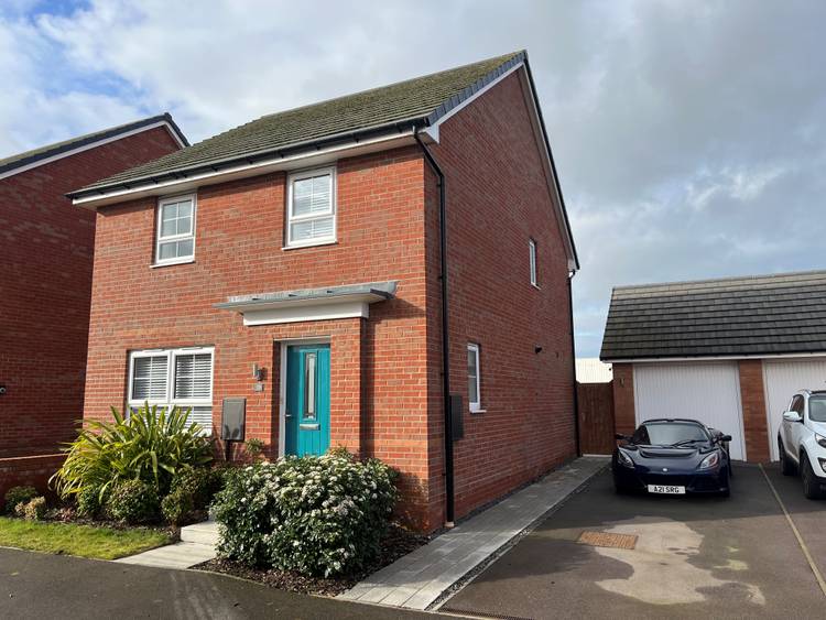 4 bedroom detached house