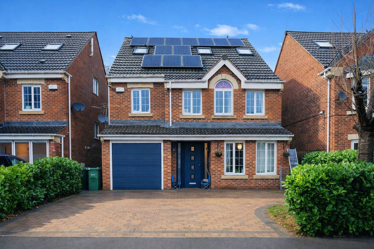 4 bedroom detached house