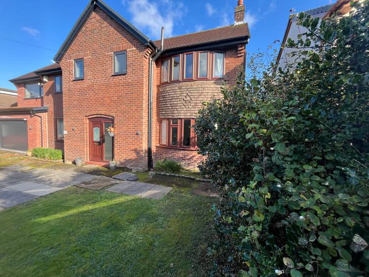4 bedroom detached house