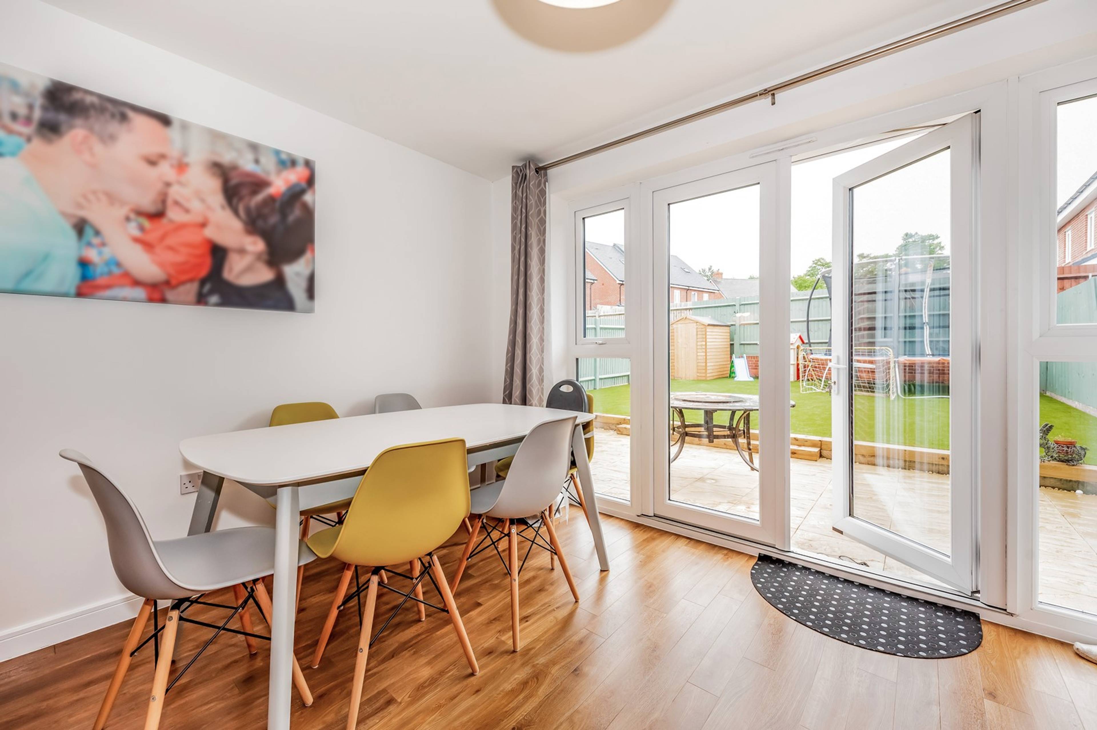 Lounge/Dining Room
