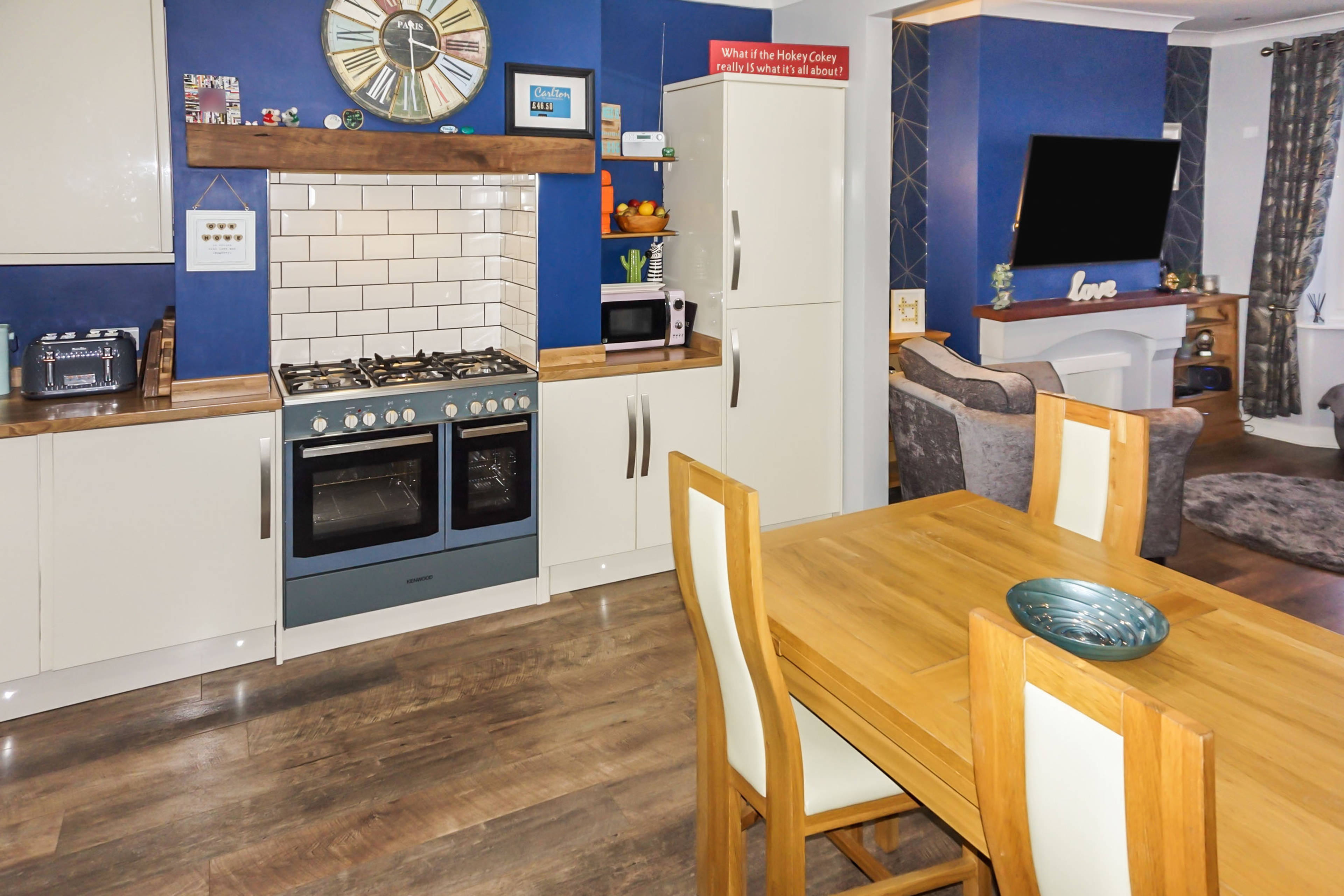 Kitchen/Dining Room
