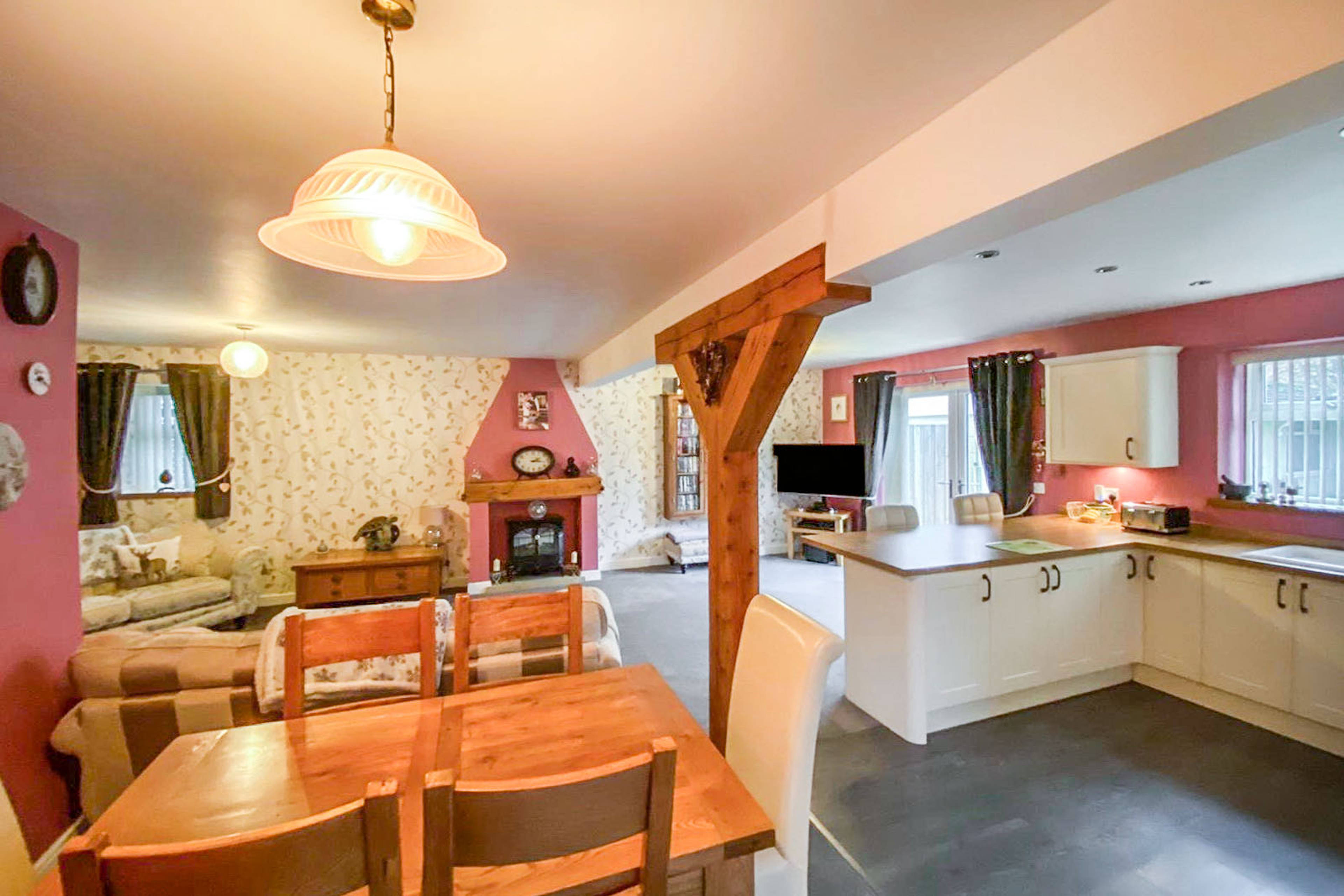 Kitchen/Dining Room