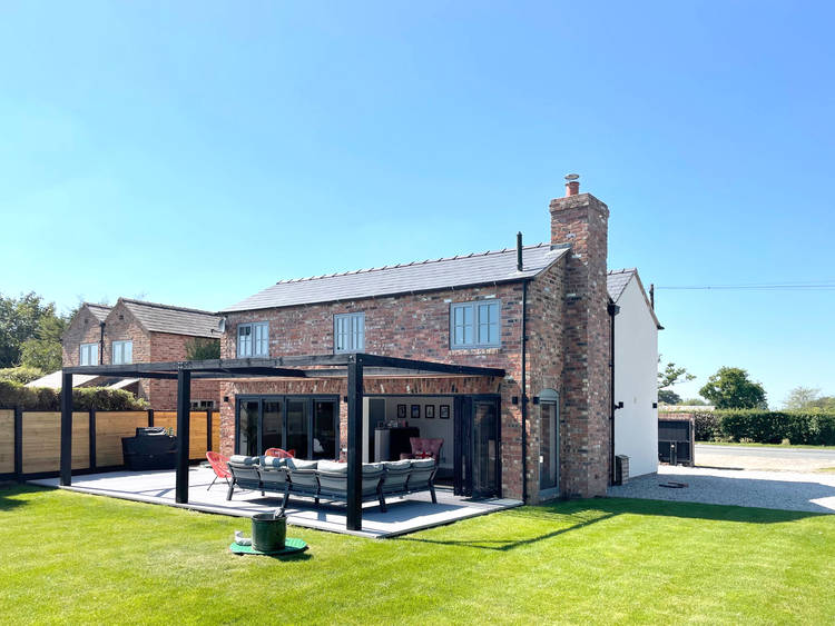 4 bedroom semi-detached house