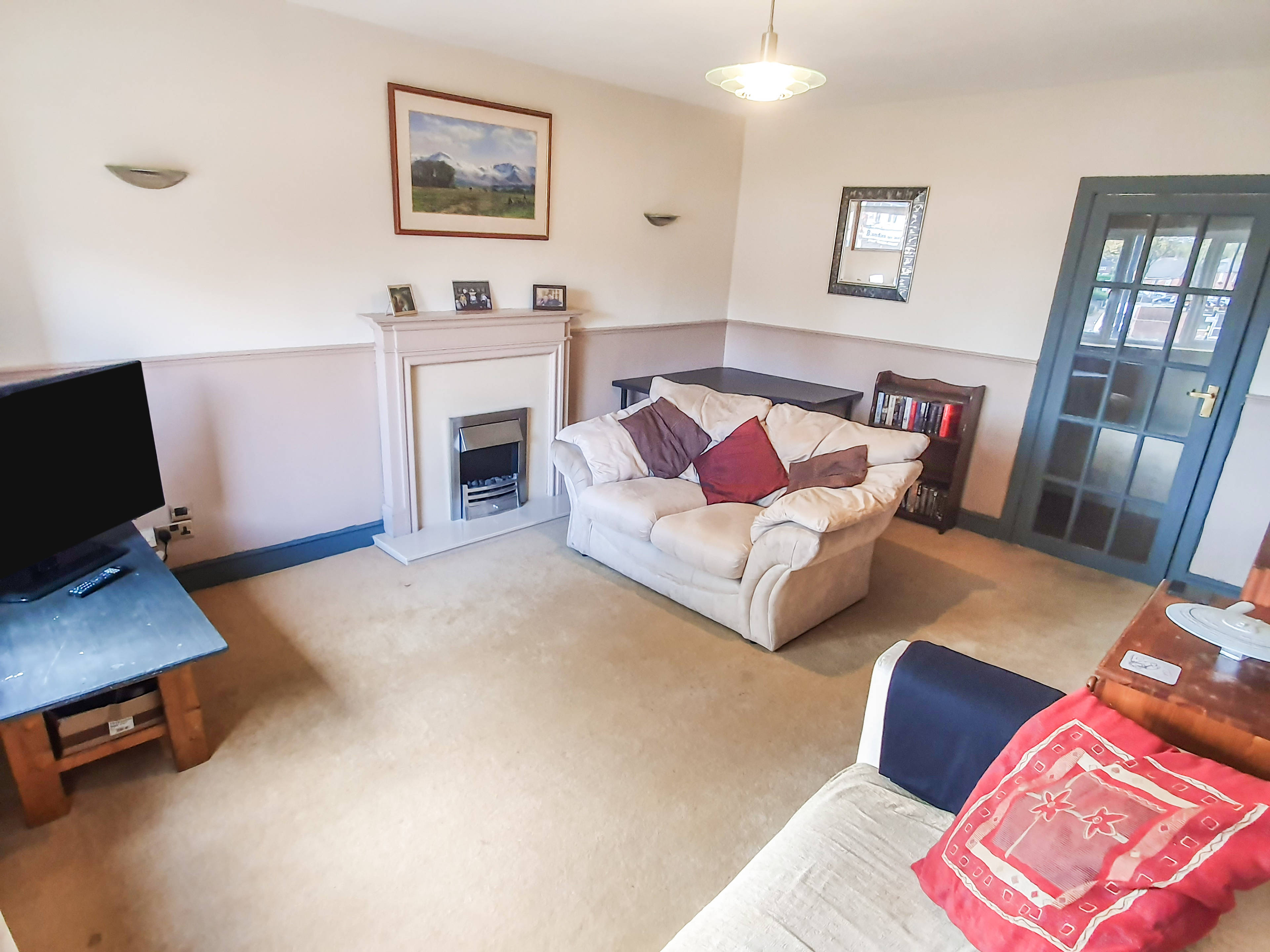 Lounge/Dining Room