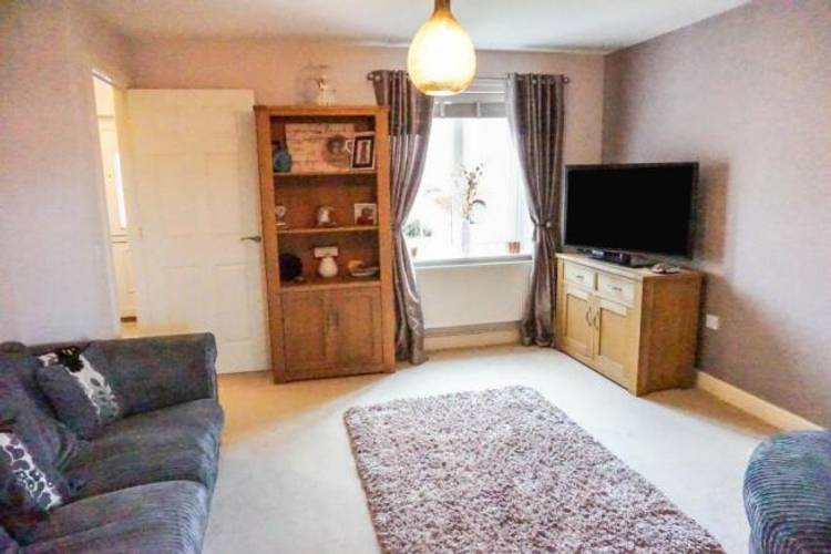 3 bedroom semi-detached house