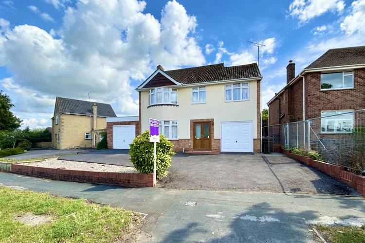 4 bedroom detached house