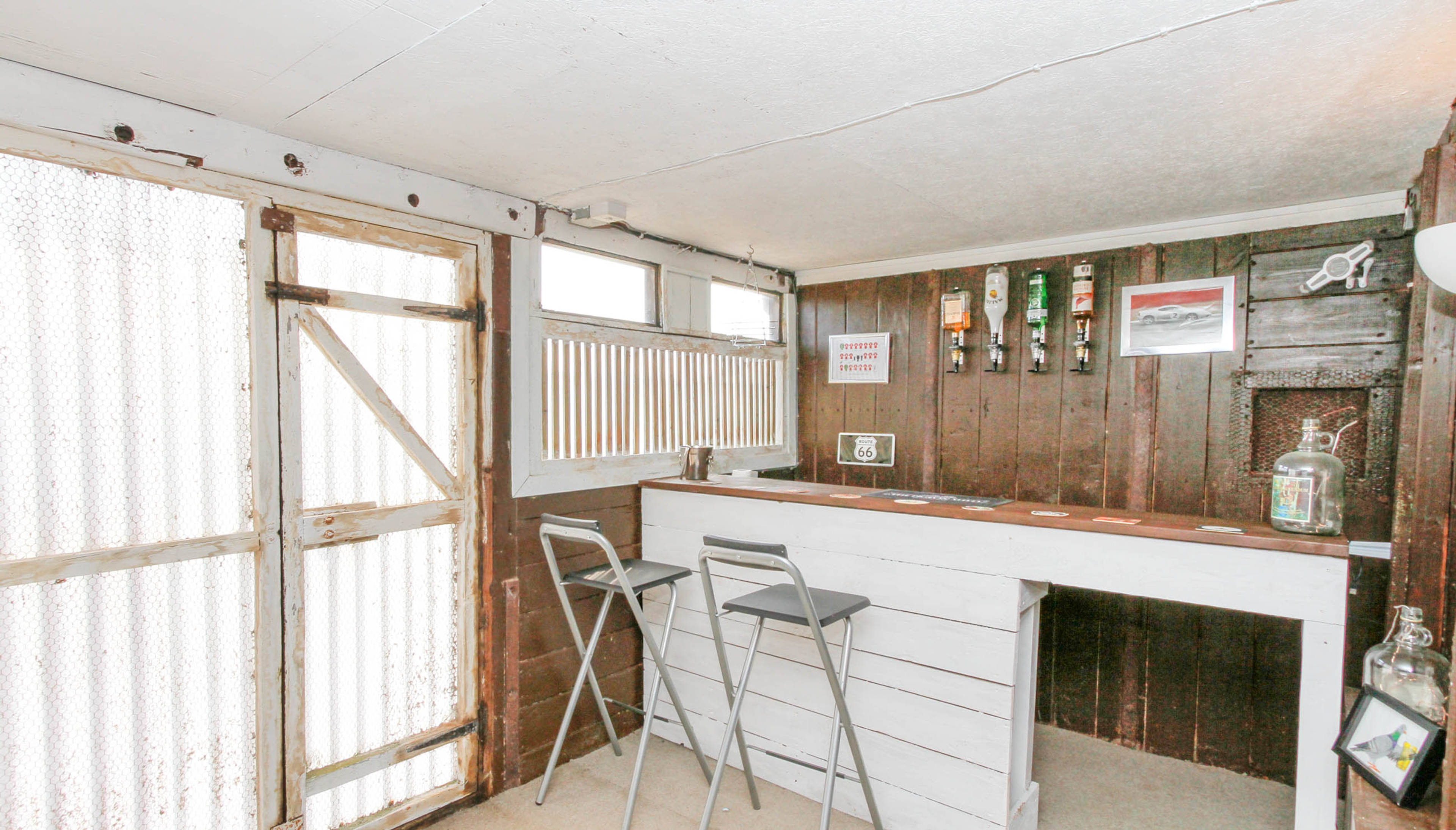 bar