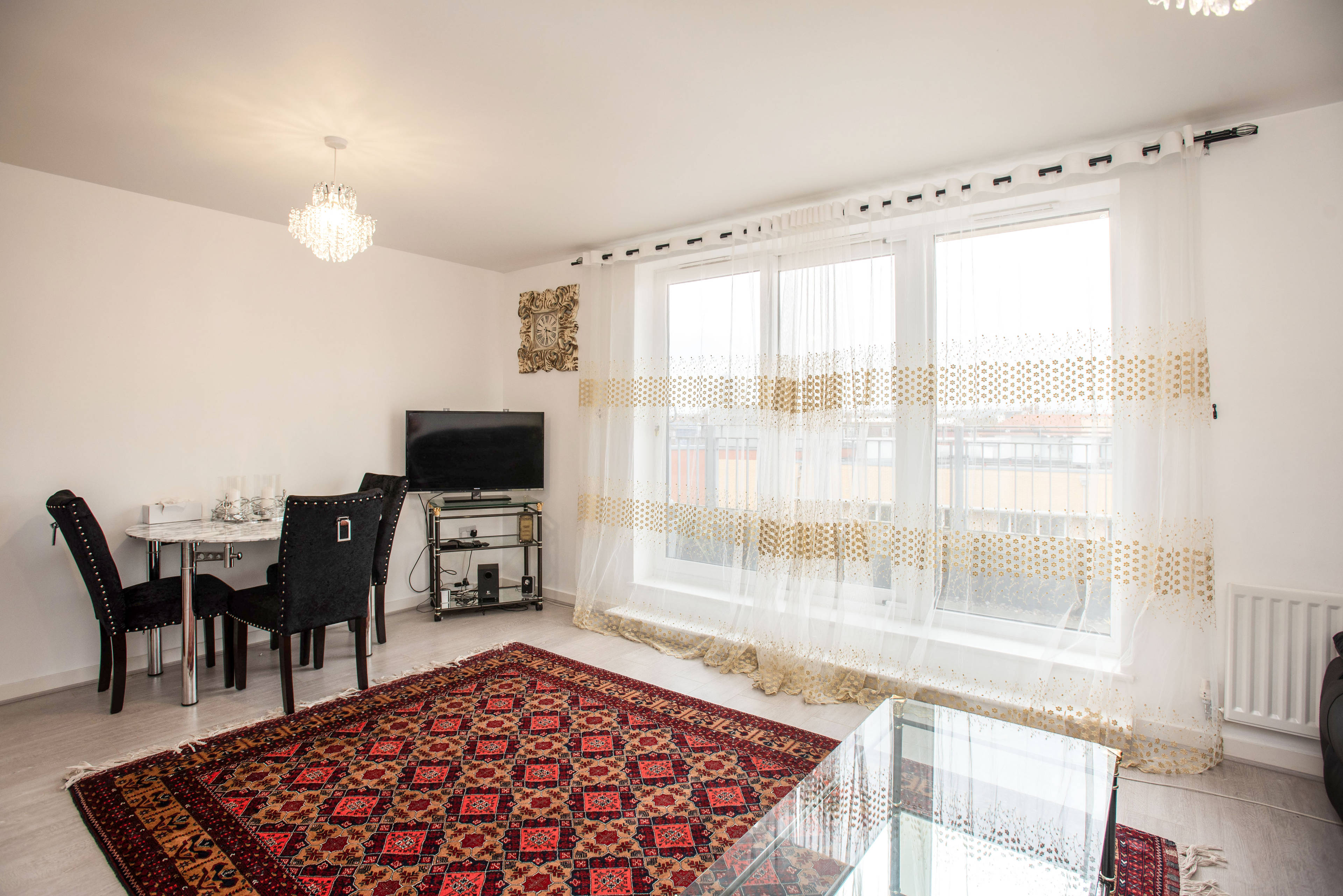 Lounge/Dining Room