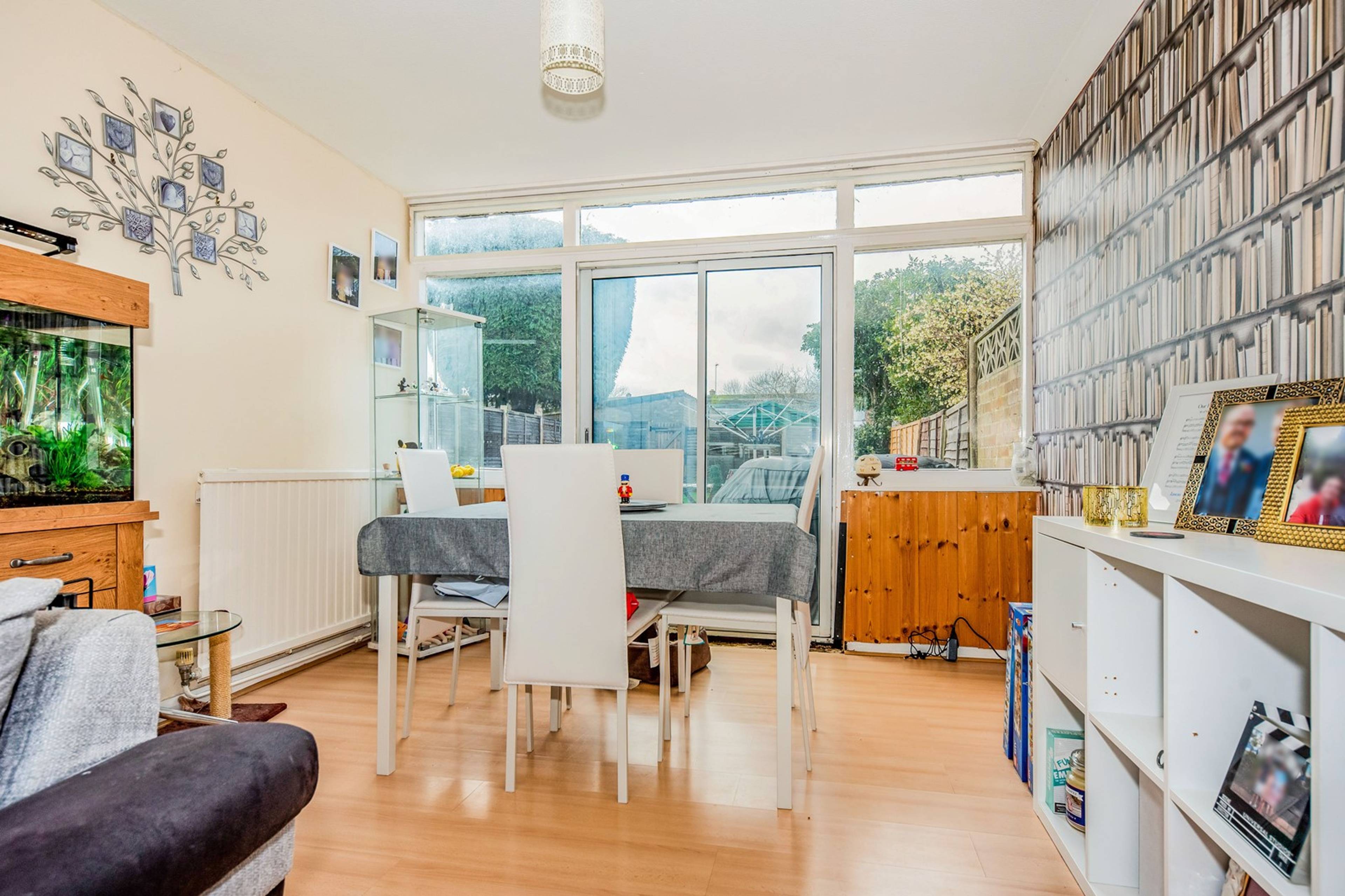Lounge/Dining Room