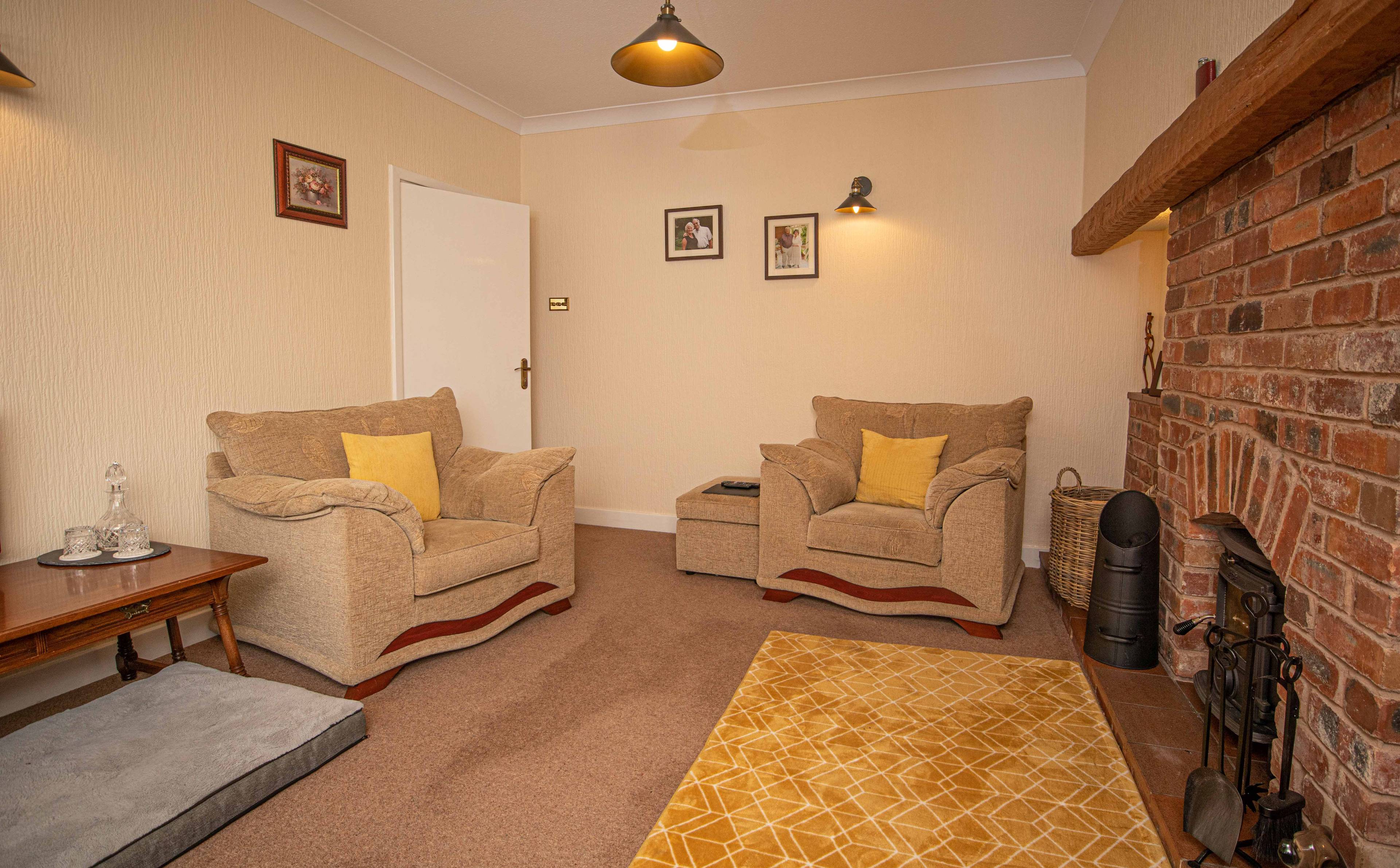 Lounge/Dining Room