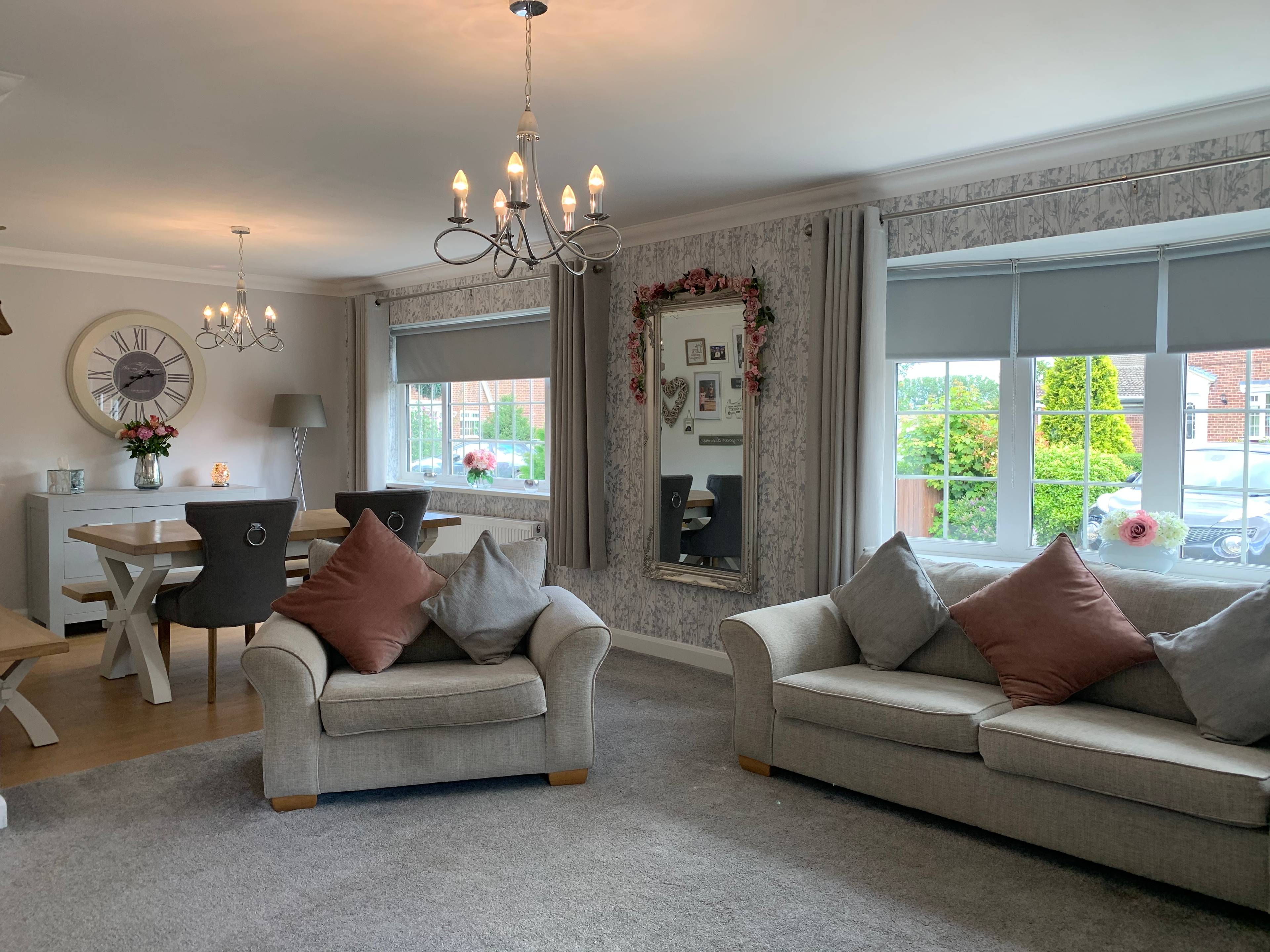Lounge/Dining Room