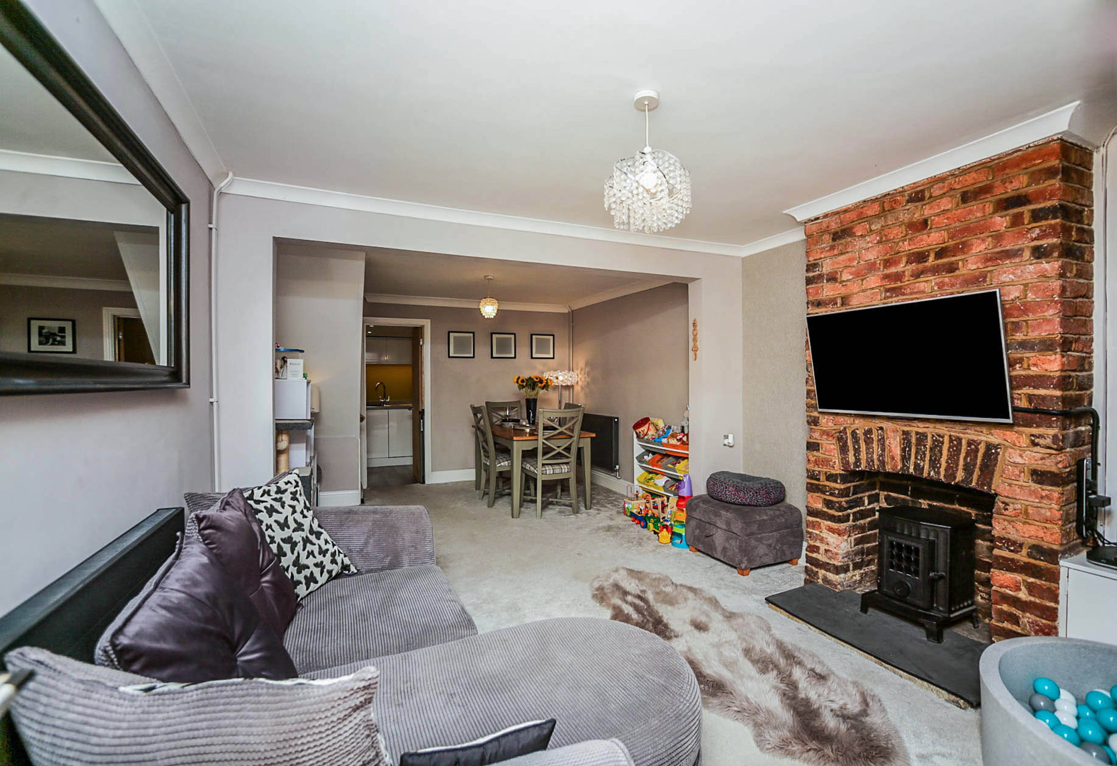 Lounge/Dining Room