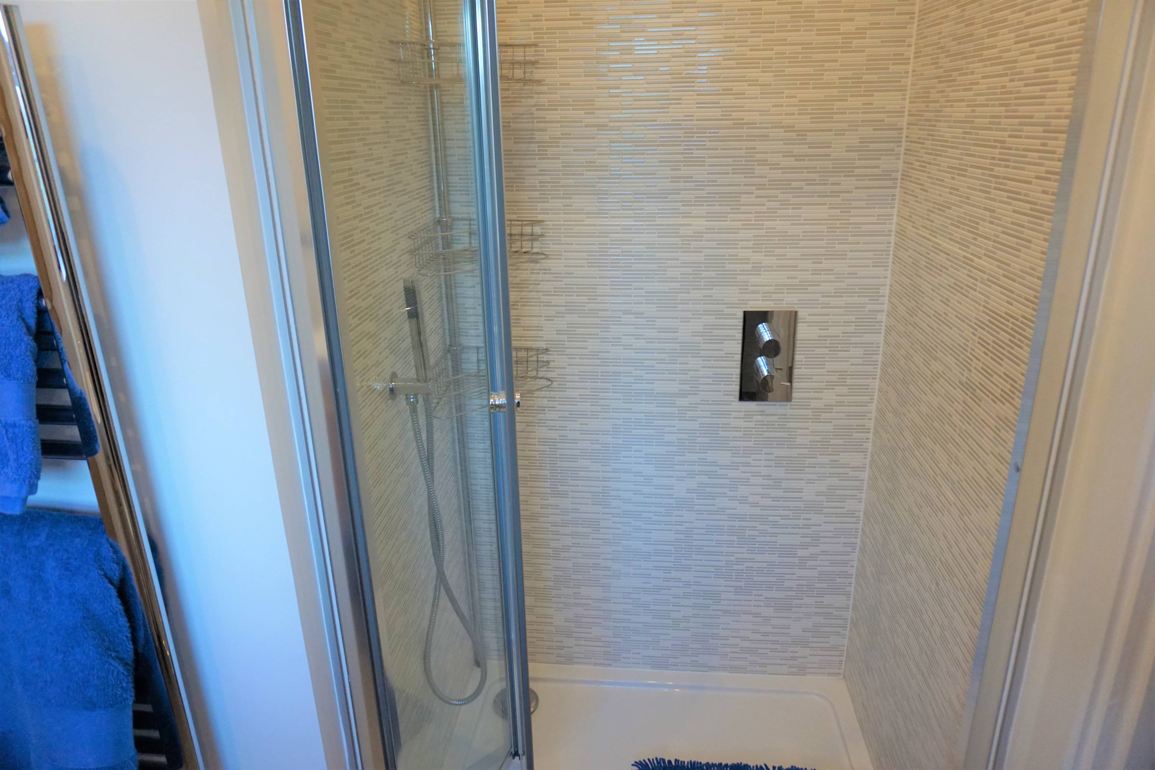 Jack & Jill En-suite