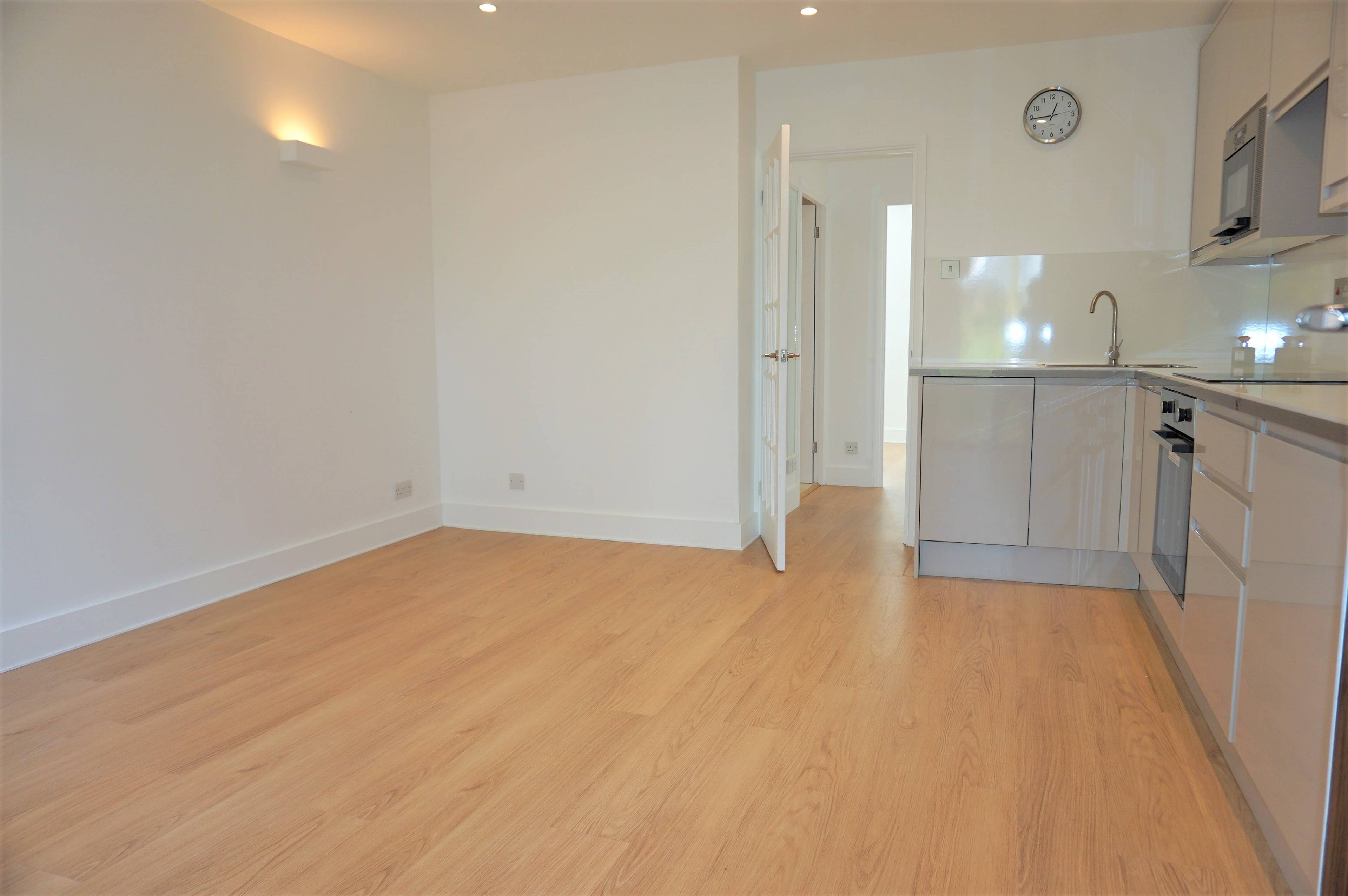 Lounge / Kitchen
