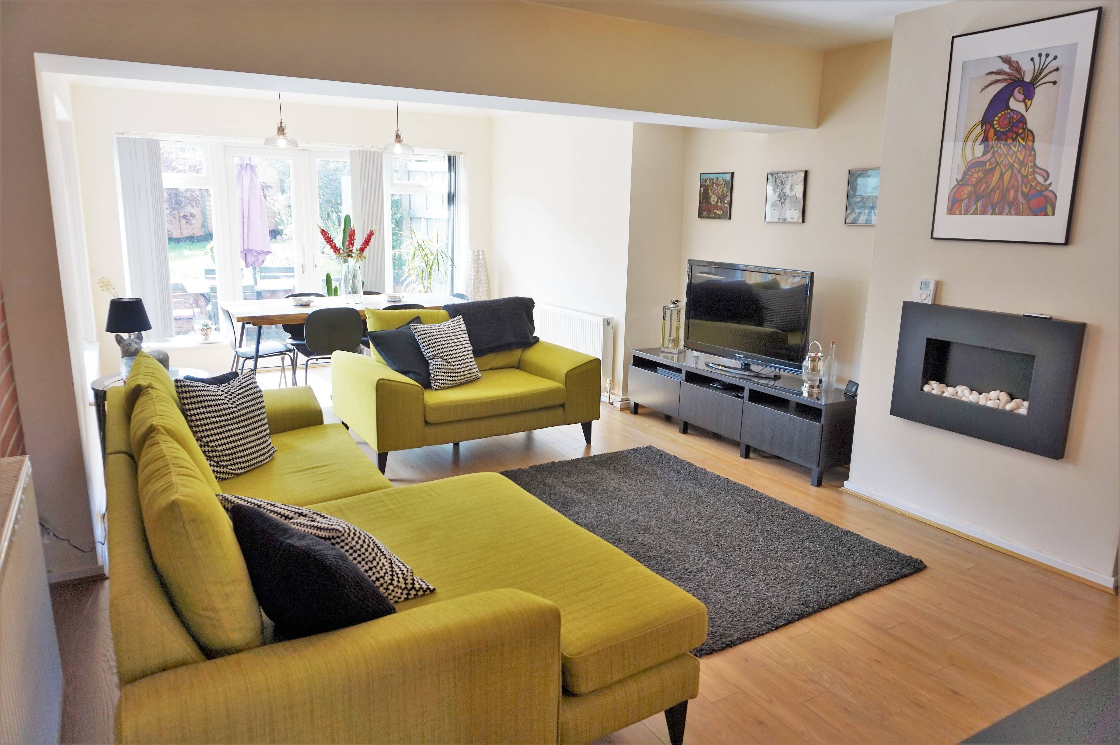 Lounge/Dining Room