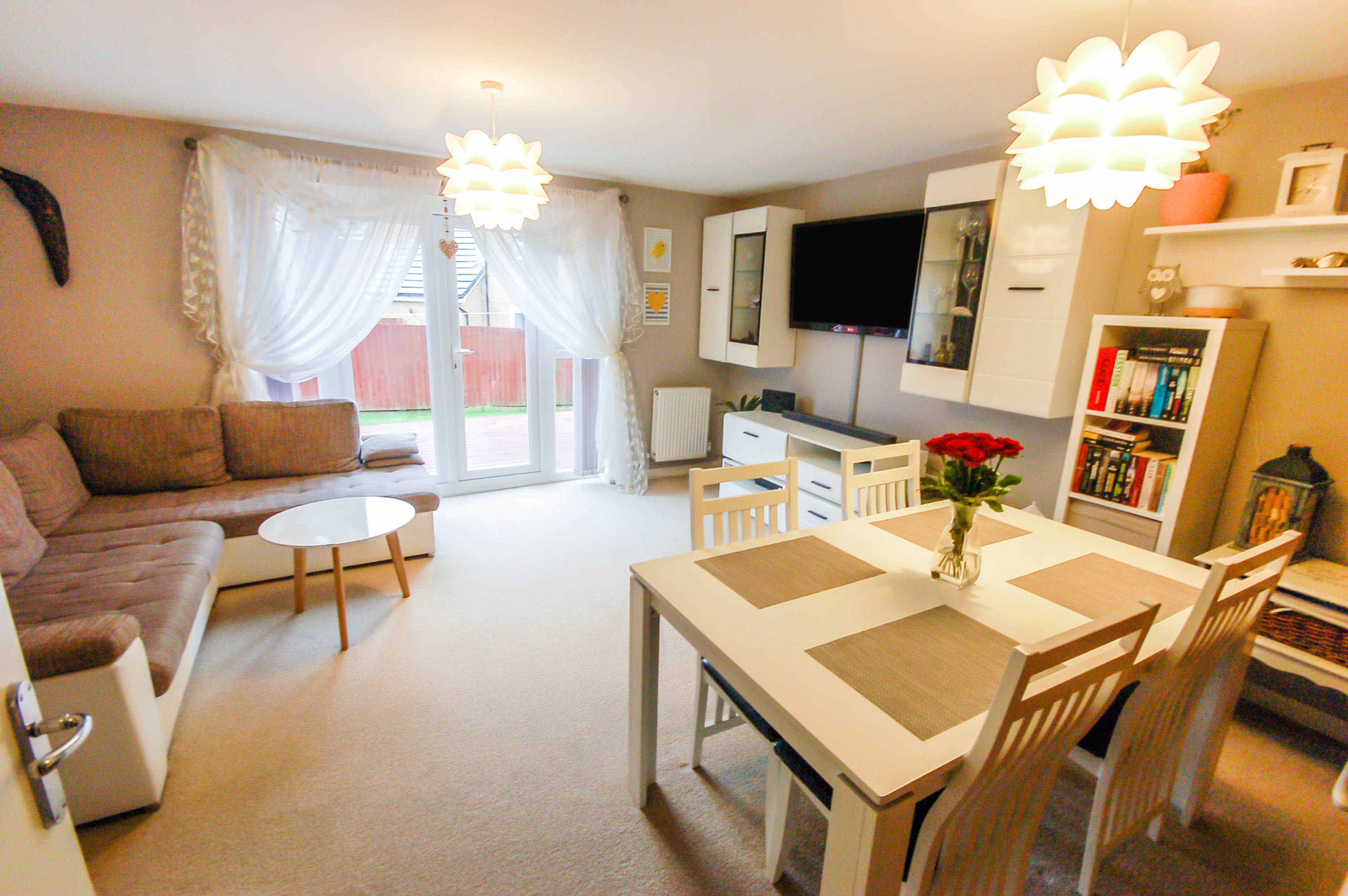 Lounge/Dining Room