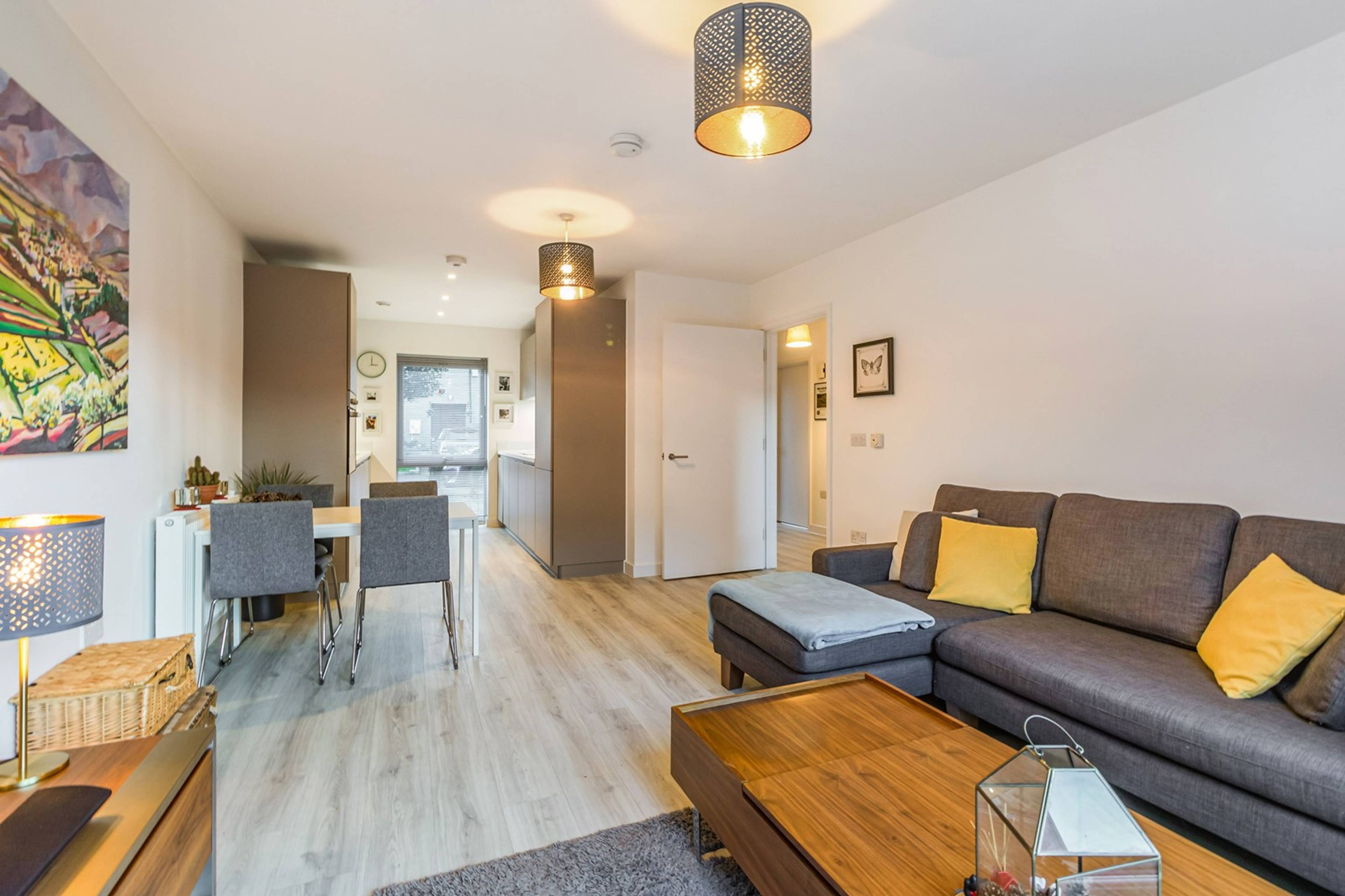 Lounge/Dining Room