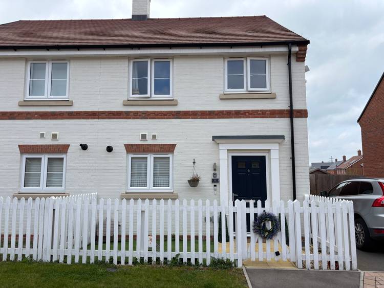 3 bedroom semi-detached house