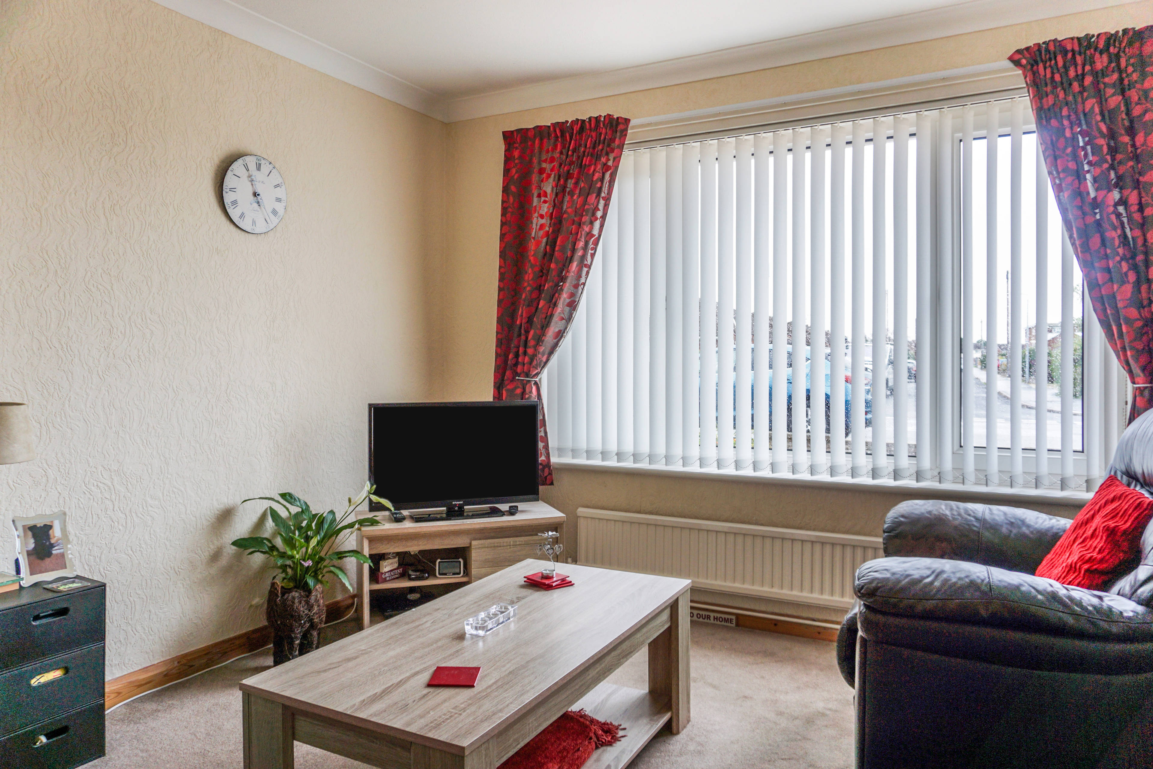 Living Room/Bedroom