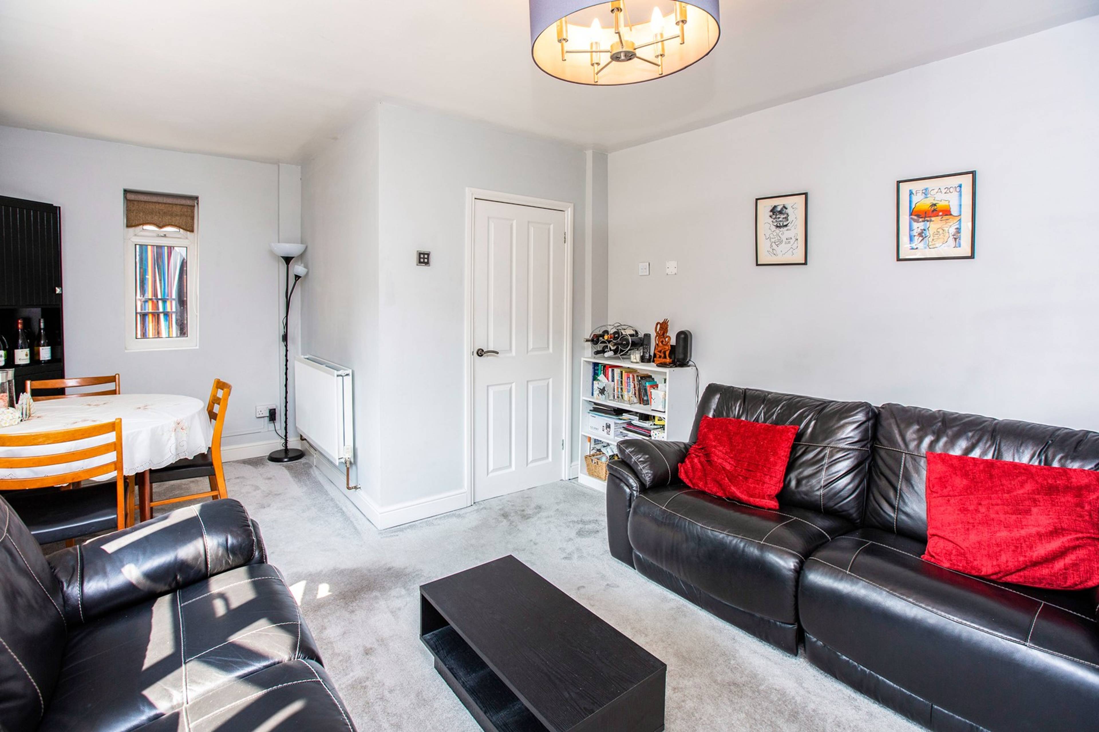 Lounge/Dining Room