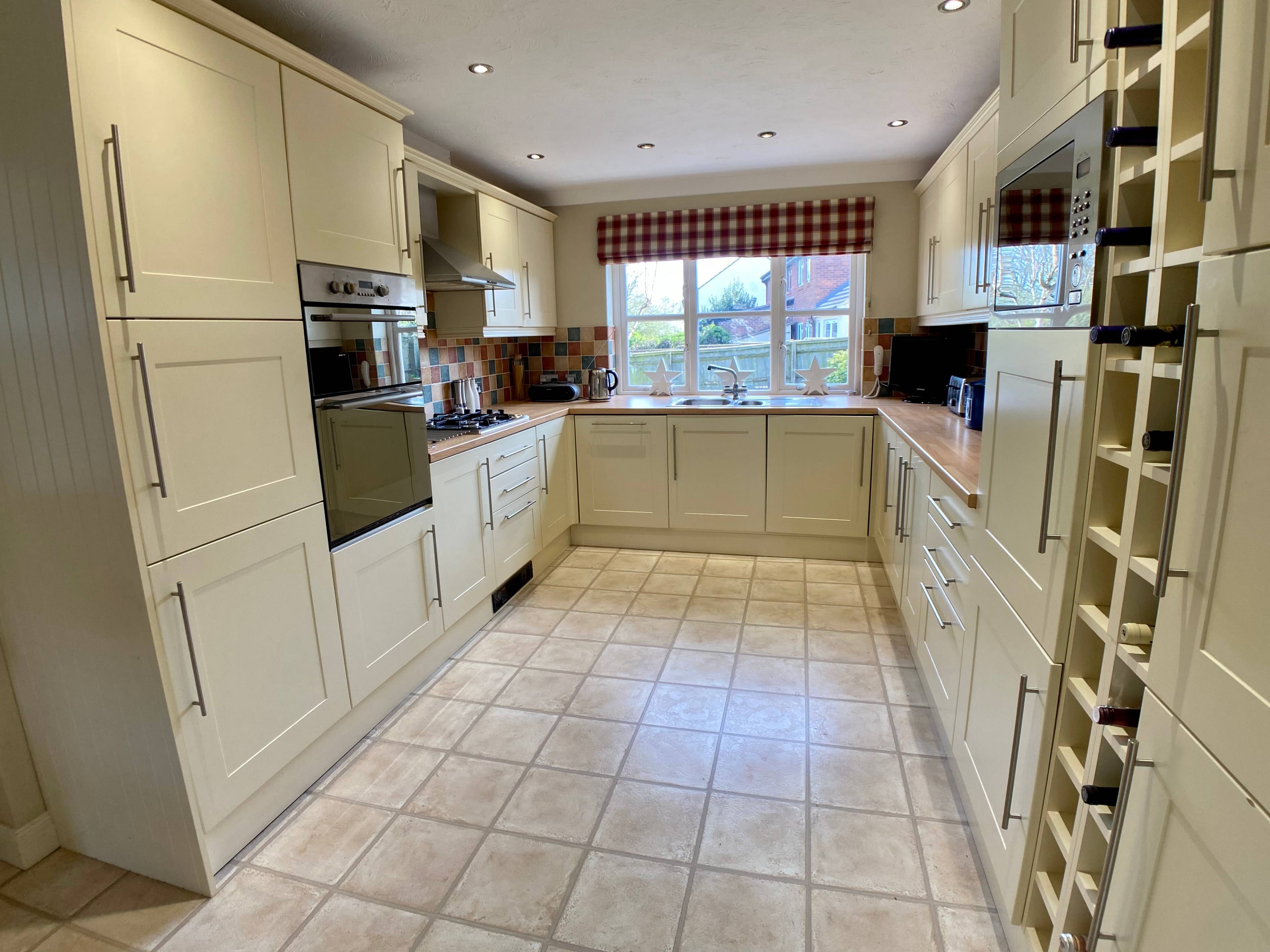 Kitchen/Breakfast