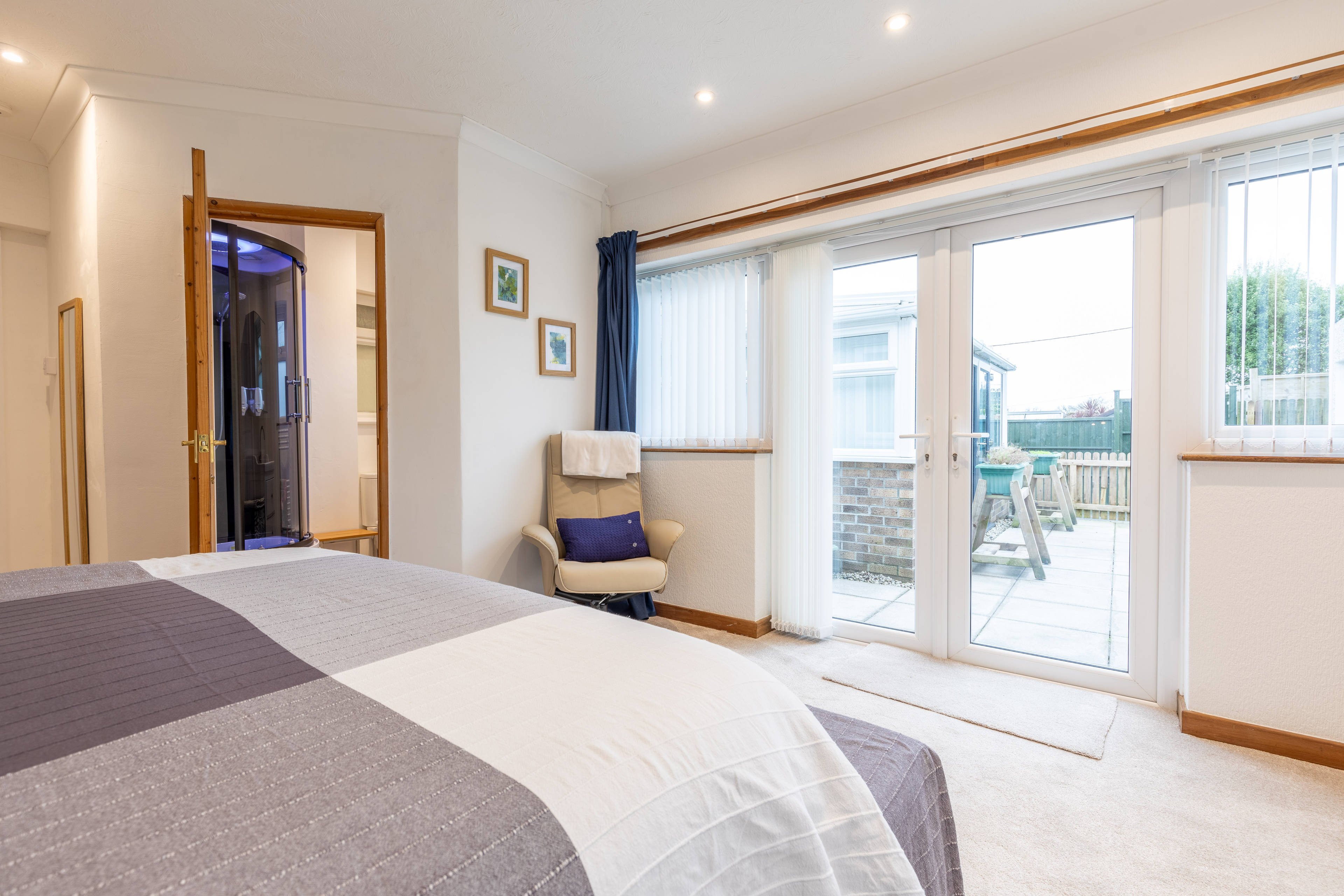 Master bedroom 