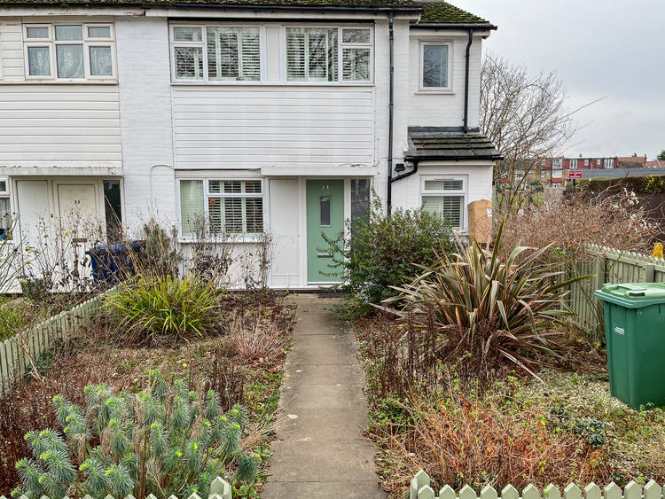 3 bedroom end of terrace house
