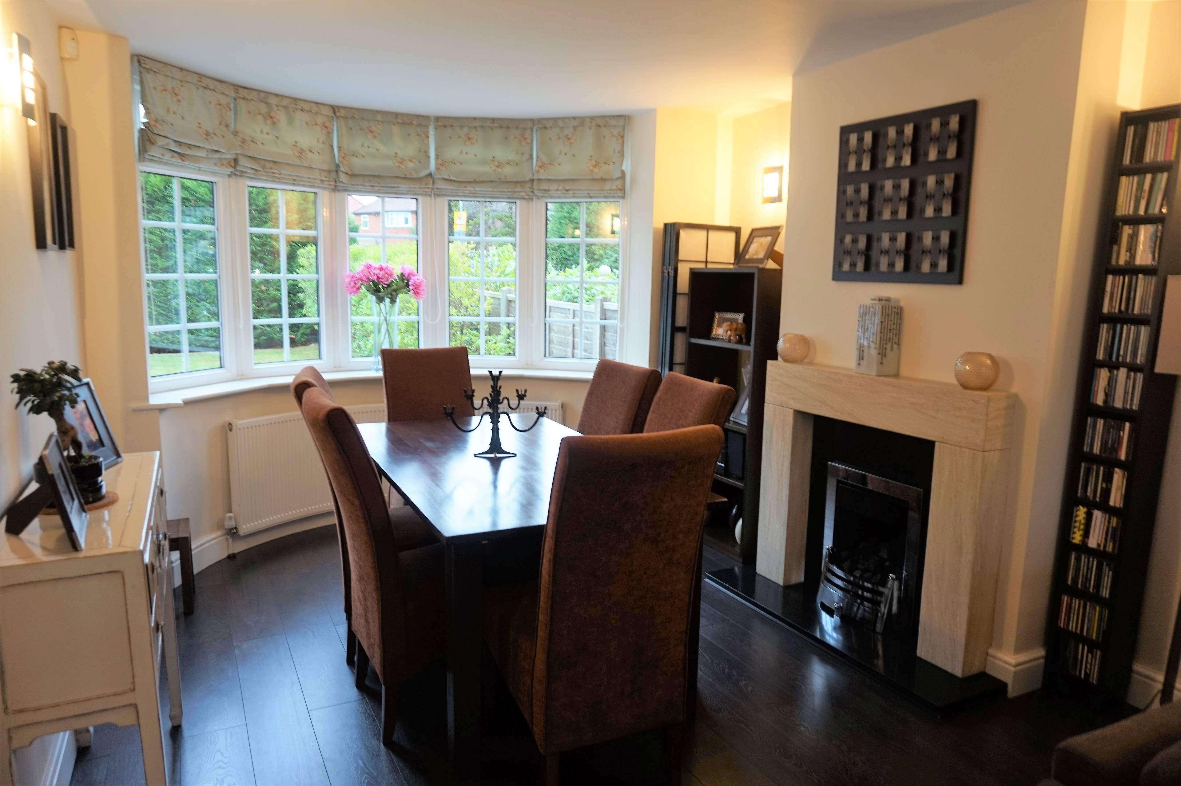 Lounge/Dining Room