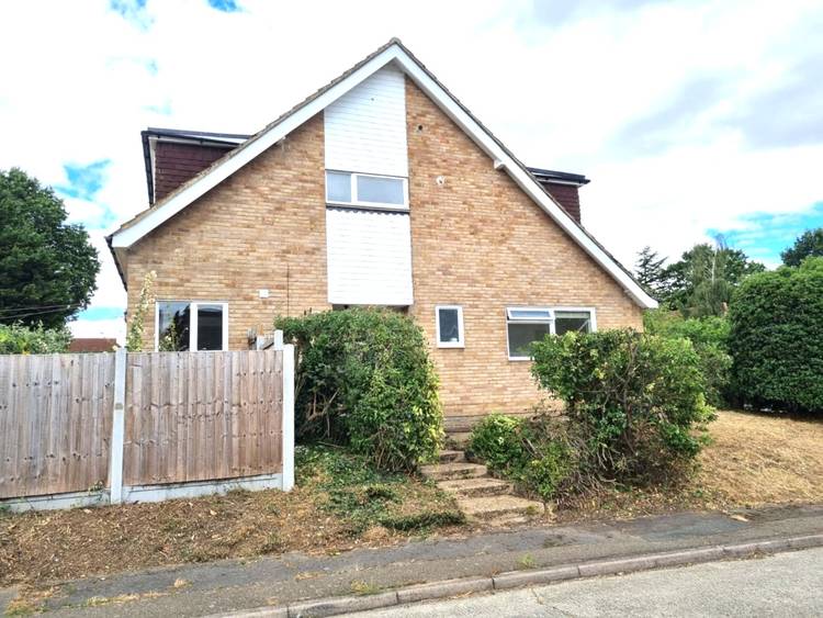 4 bedroom semi-detached house