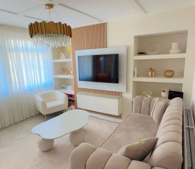 3 bedroom semi-detached house