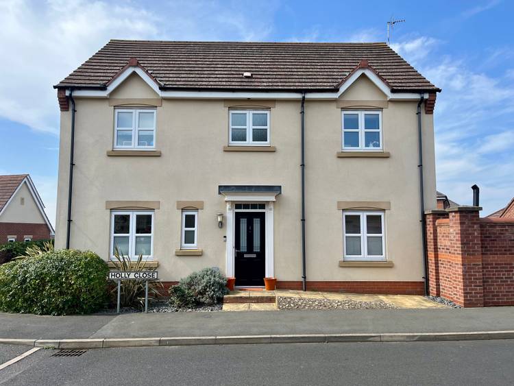 4 bedroom detached house