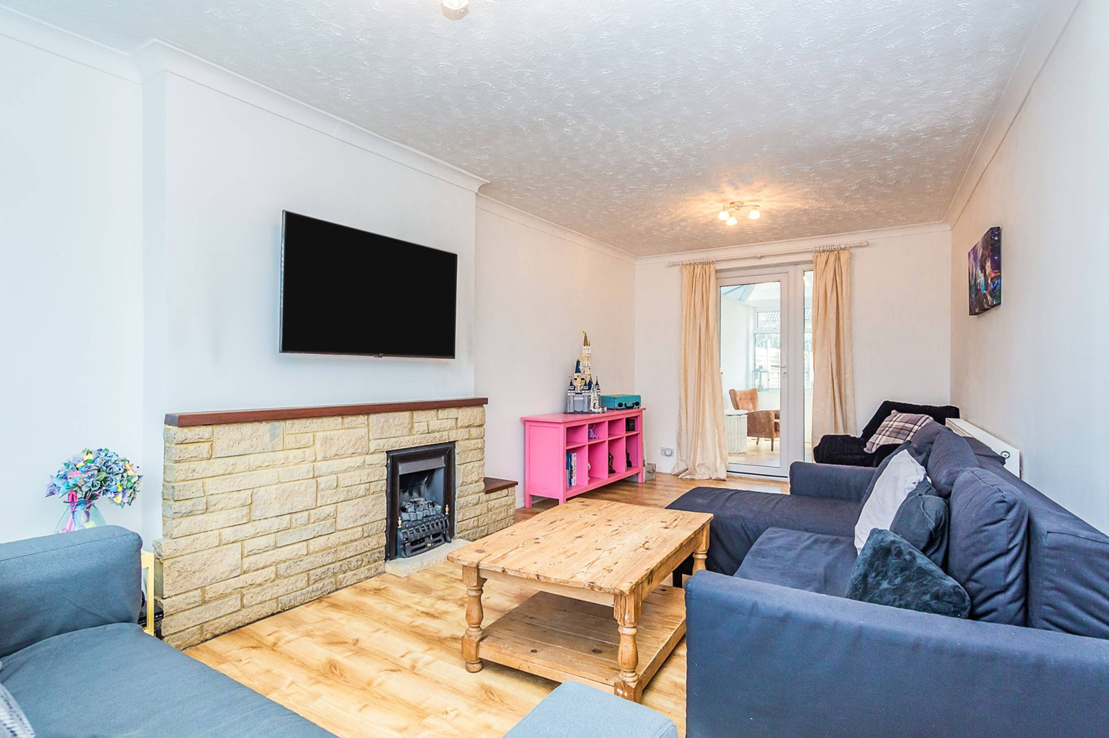 Lounge/Dining Room