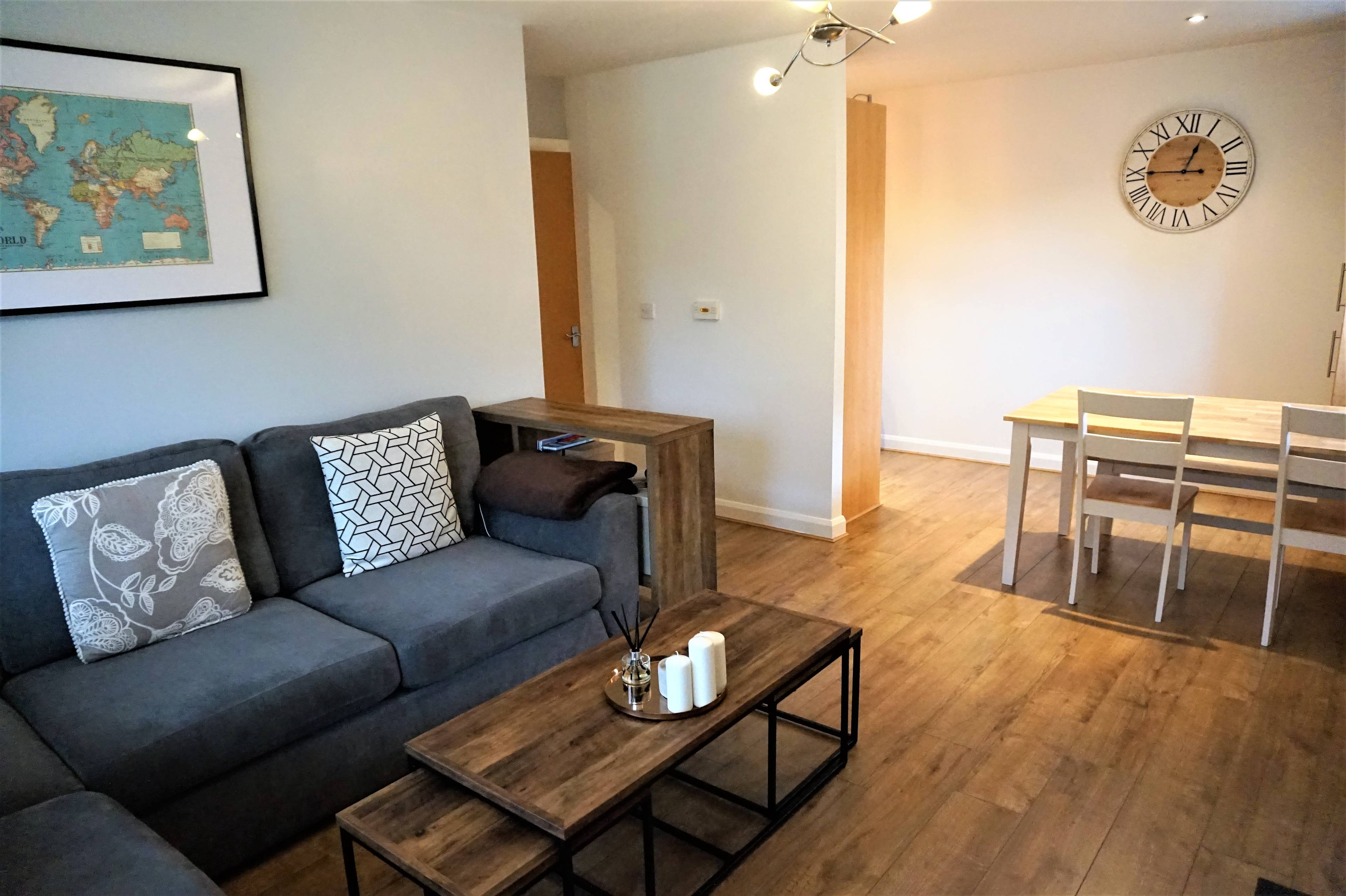 Lounge/Dining Room