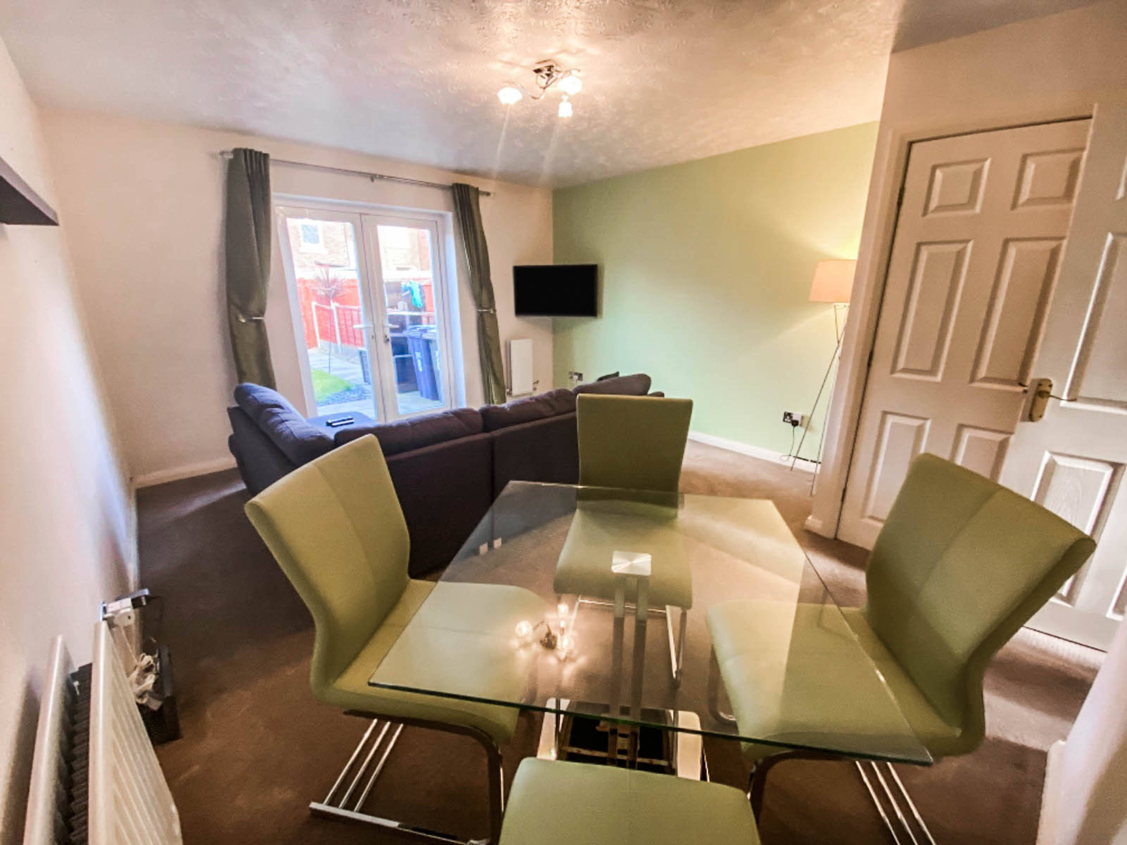 Lounge/Dining Room