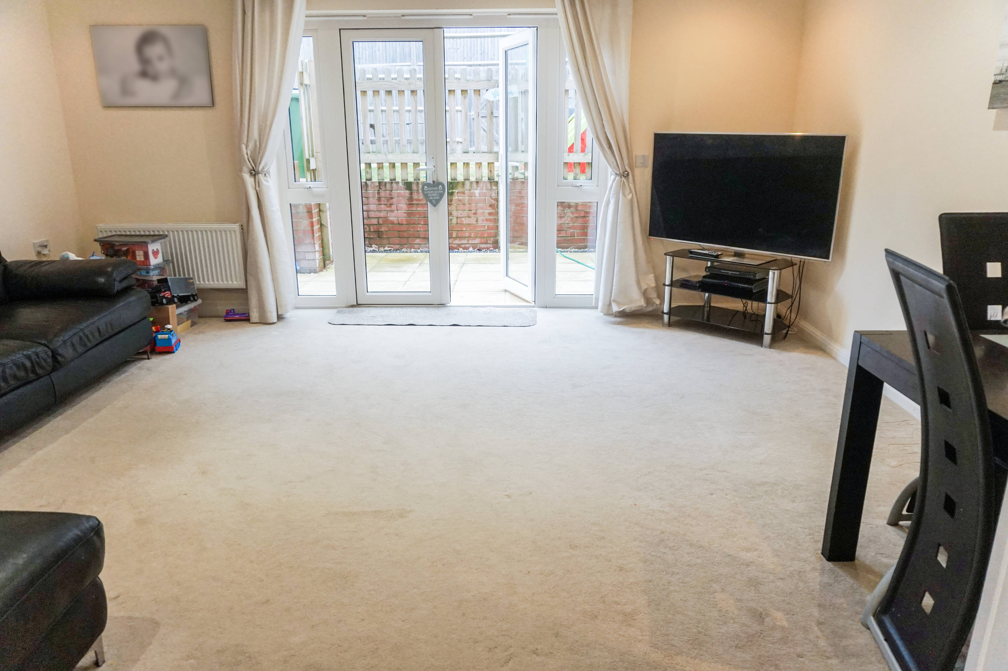 Lounge/Dining Room