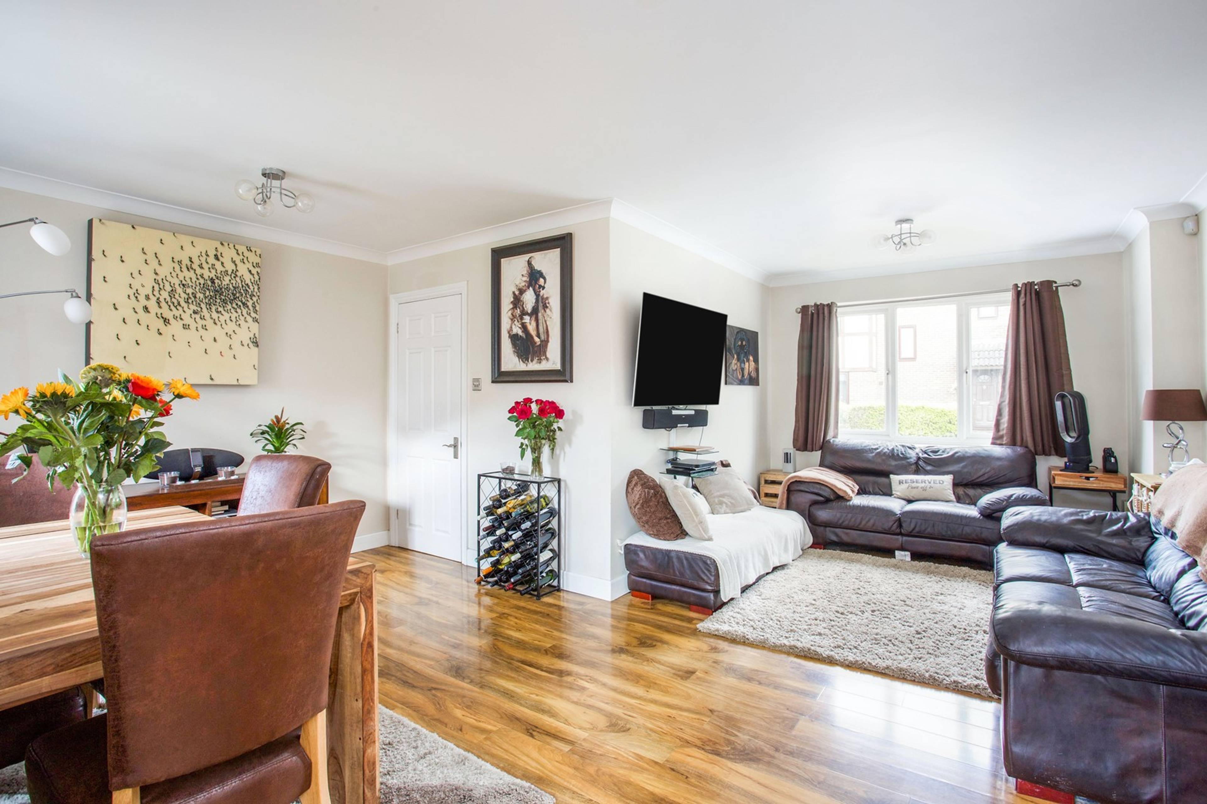 Lounge/Dining Room