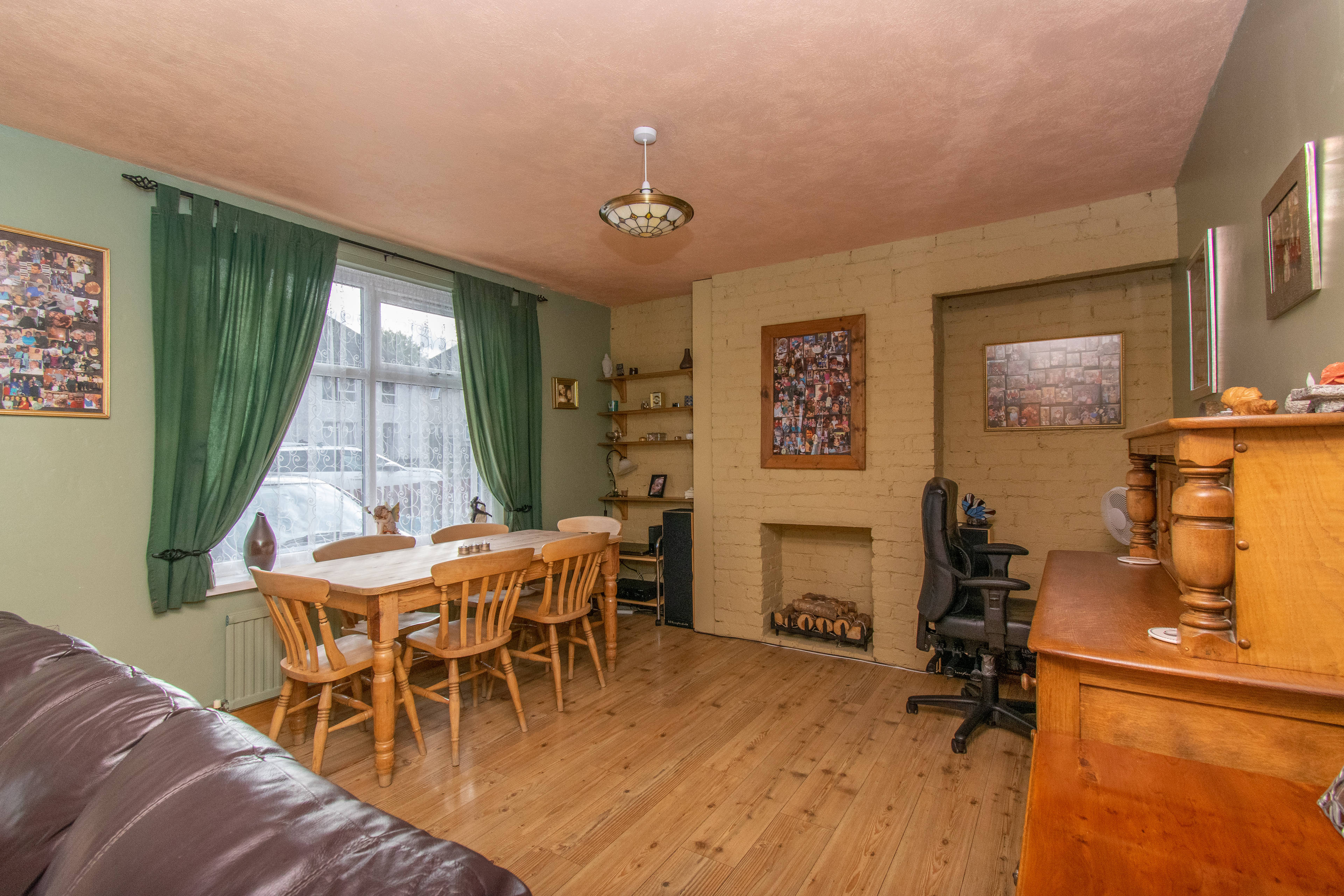 Lounge/Dining Room