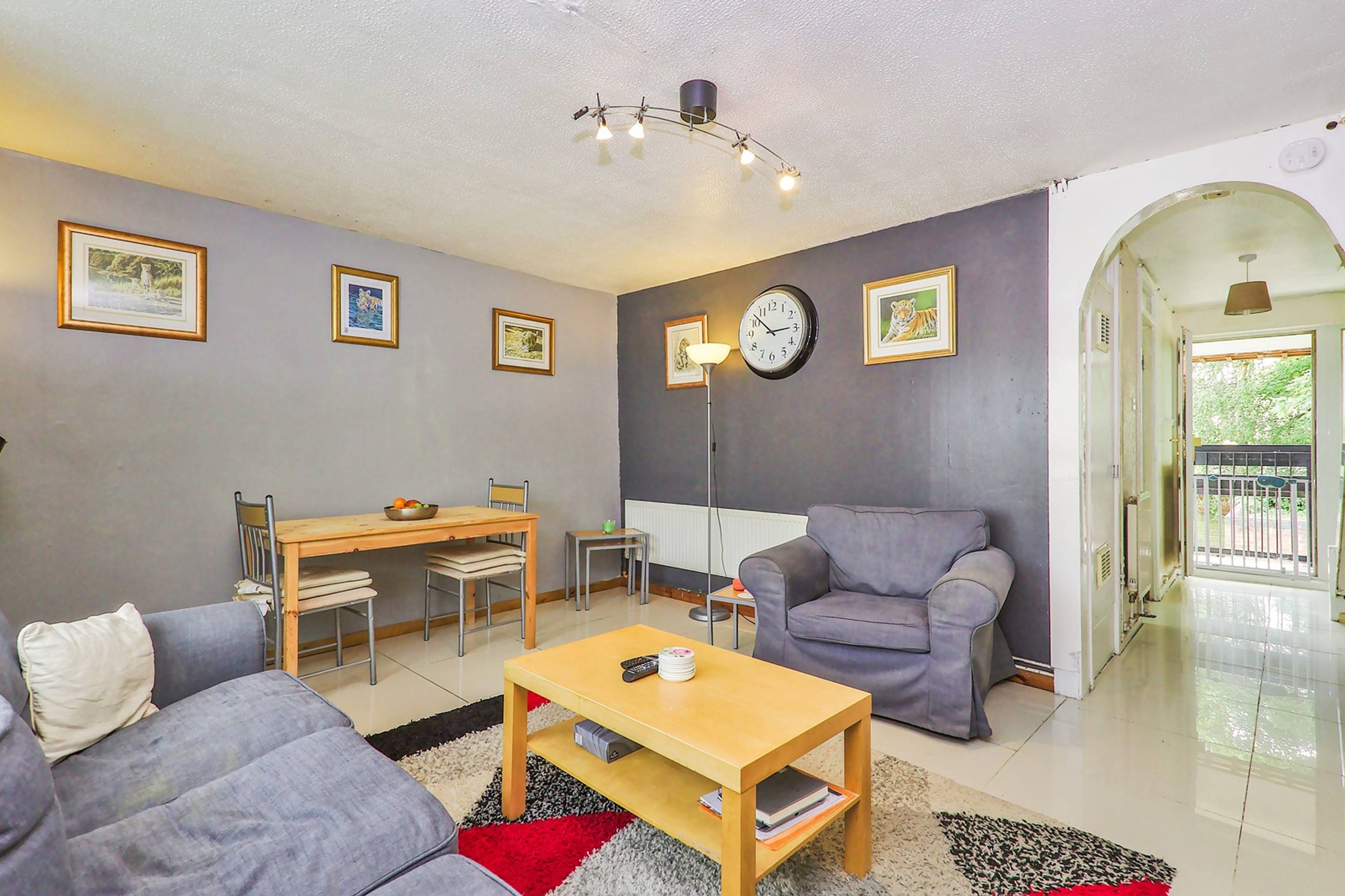 Lounge/Dining Room