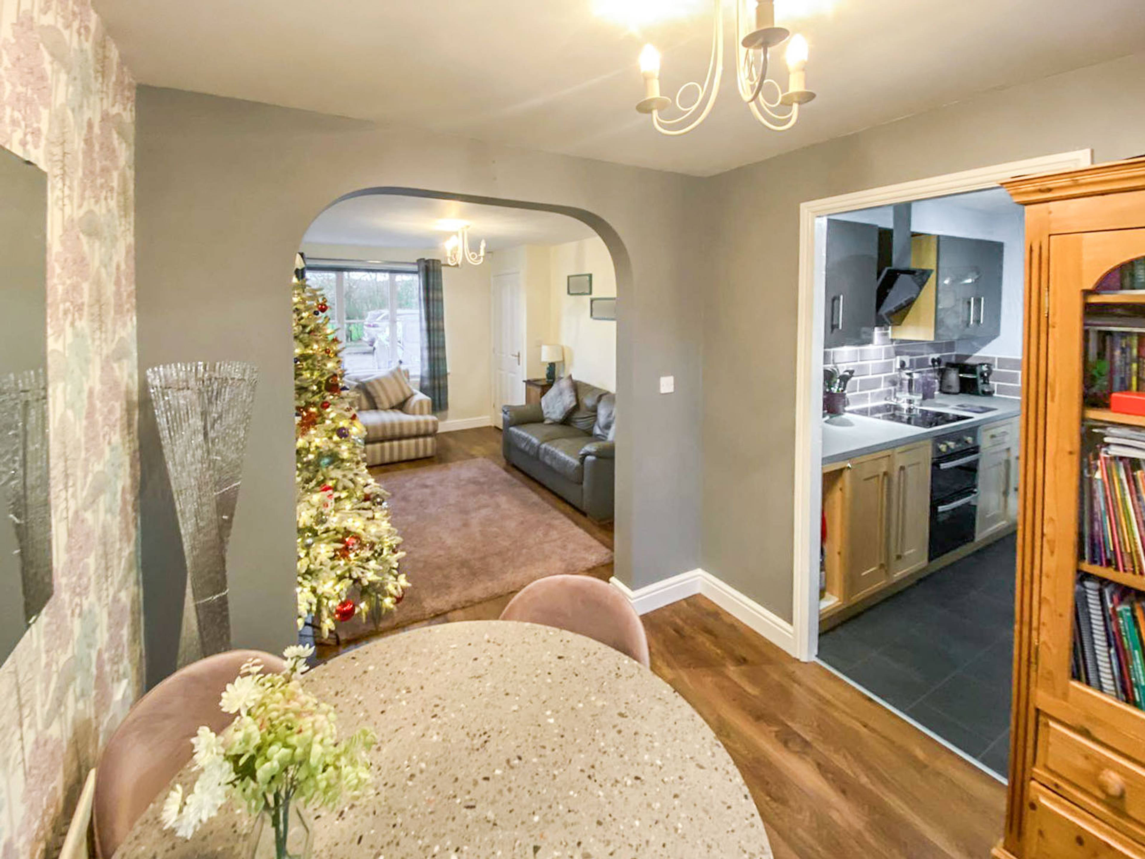 Lounge/Dining Room